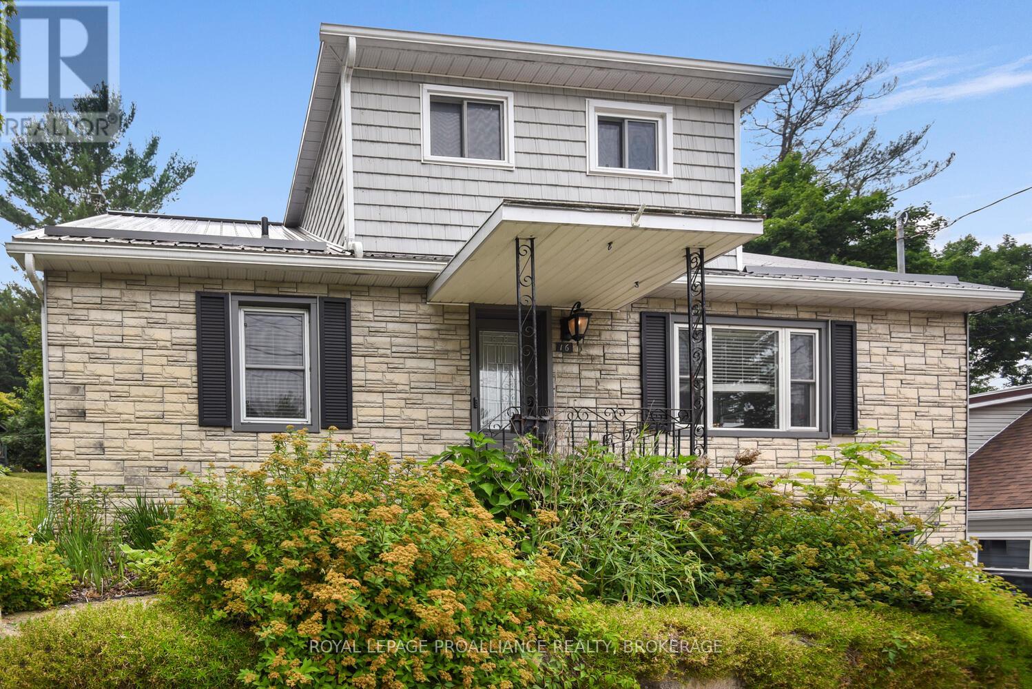 16 Mccready Street, Brockville, Ontario  K6V 5N3 - Photo 6 - X12287539