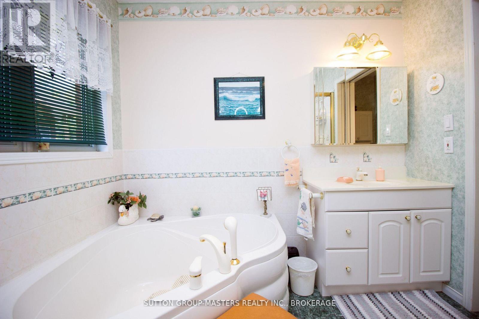 4907 Alex Mclean Lane N, Frontenac, Ontario  K0H 1H0 - Photo 17 - X12288404