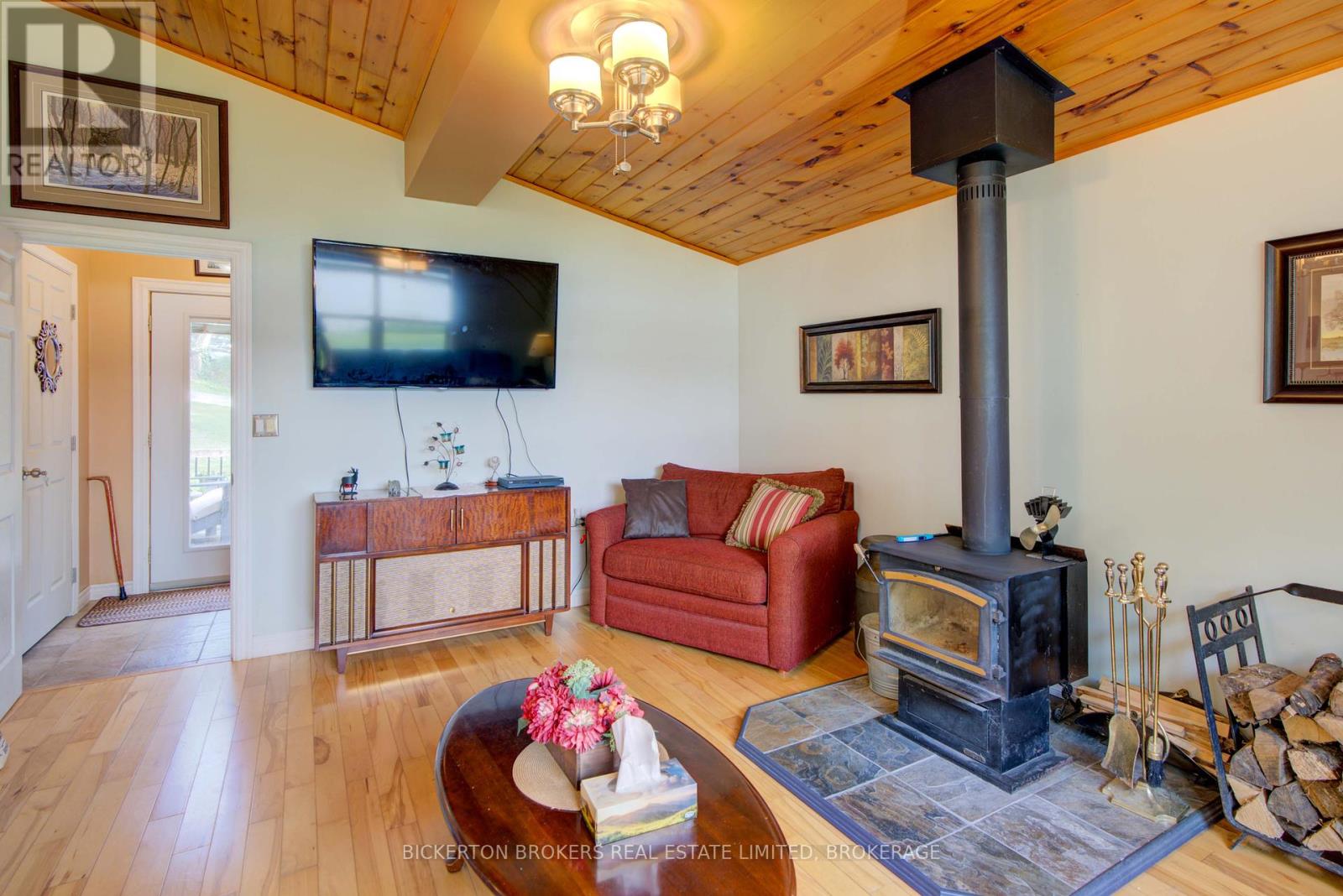 70 Kerry Point Road, Leeds And The Thousand Islands, Ontario  K0E 1R0 - Photo 24 - X12291978