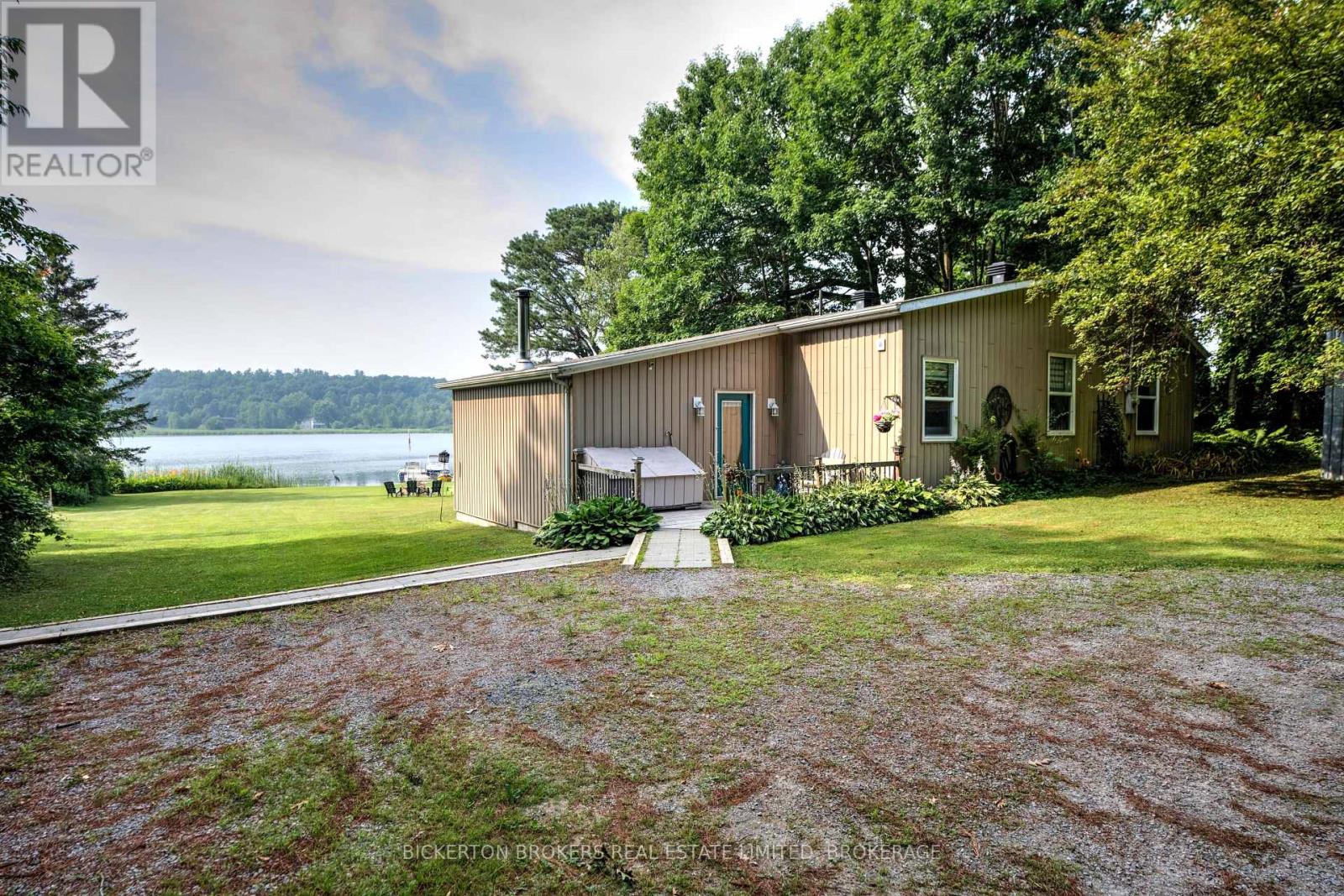 70 Kerry Point Road, Leeds And The Thousand Islands, Ontario  K0E 1R0 - Photo 3 - X12291978