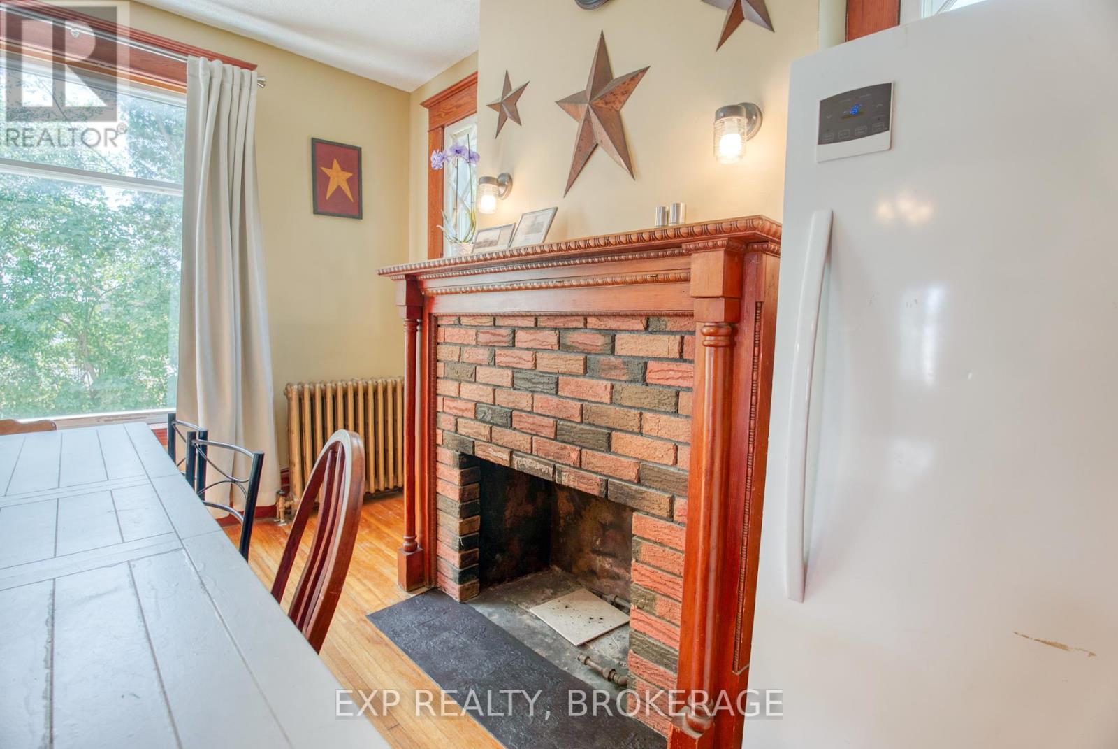 129 Dundas Street, Deseronto, Ontario K0K 1X0 - Photo 9 - X12296831