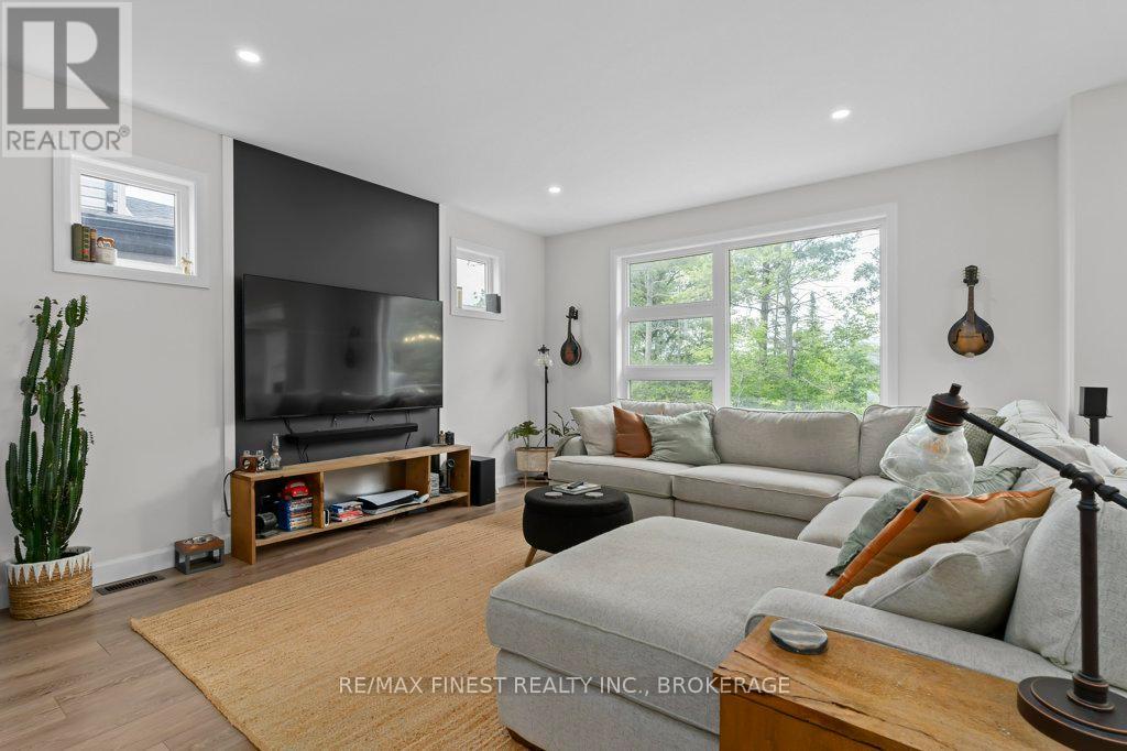 313 Pratt Drive, Loyalist, Ontario  K7N 0E8 - Photo 12 - X12299635