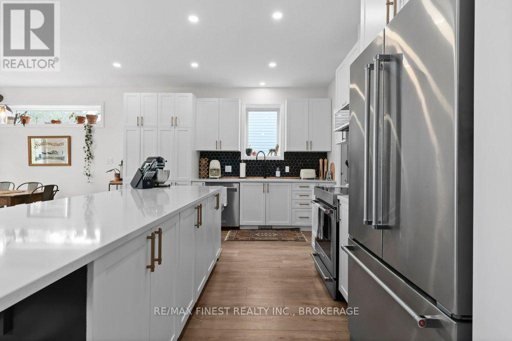 313 Pratt Drive, Loyalist, Ontario  K7N 0E8 - Photo 8 - X12299635