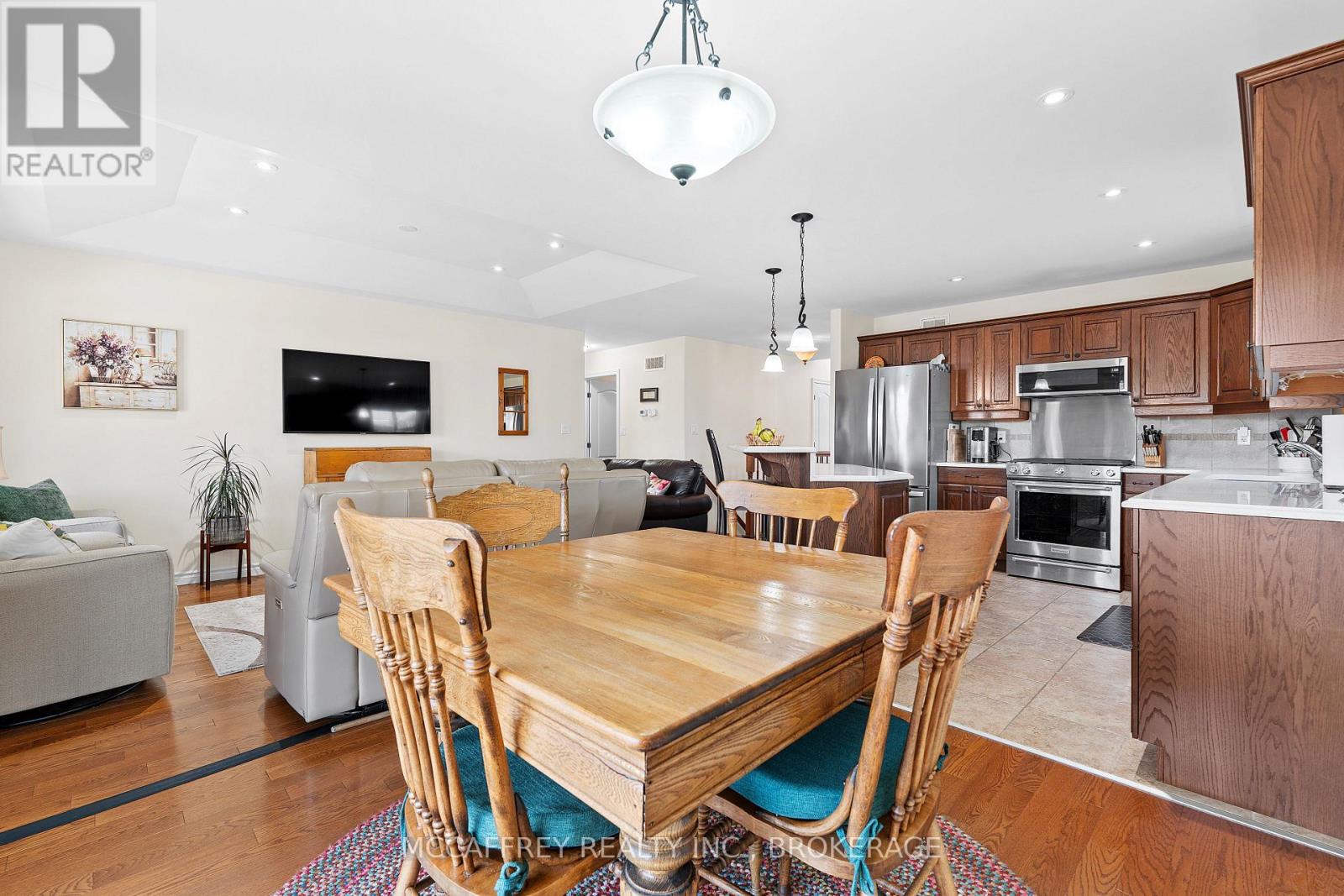 27 Ashwood Crescent, Greater Napanee, Ontario  K7R 3L1 - Photo 15 - X12299658
