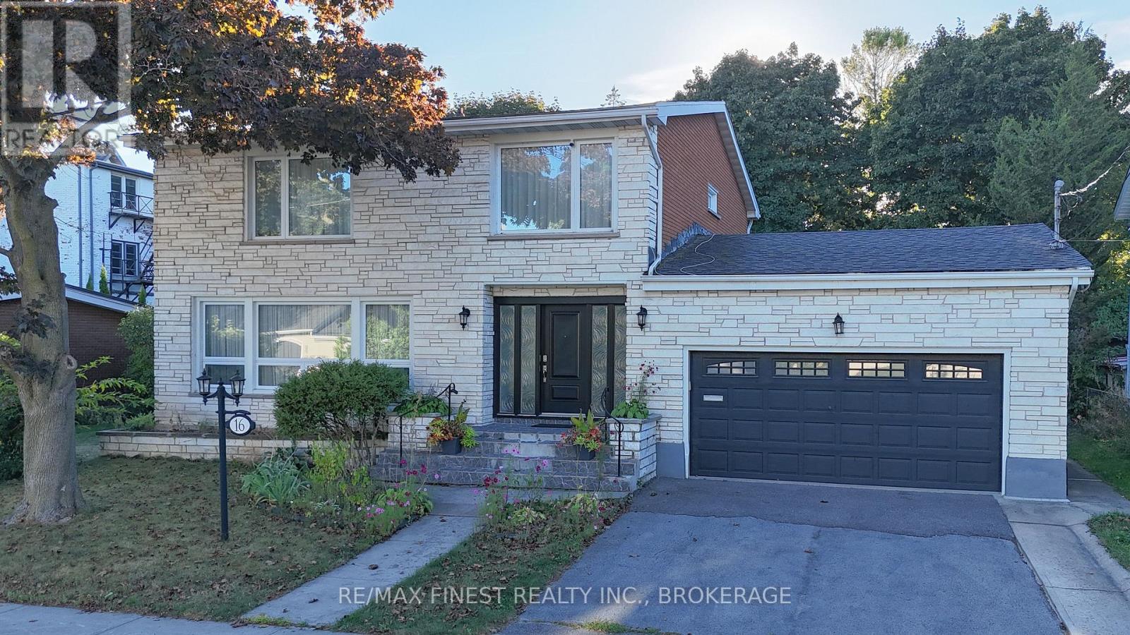 16 PEMBROKE STREET, Kingston, Ontario