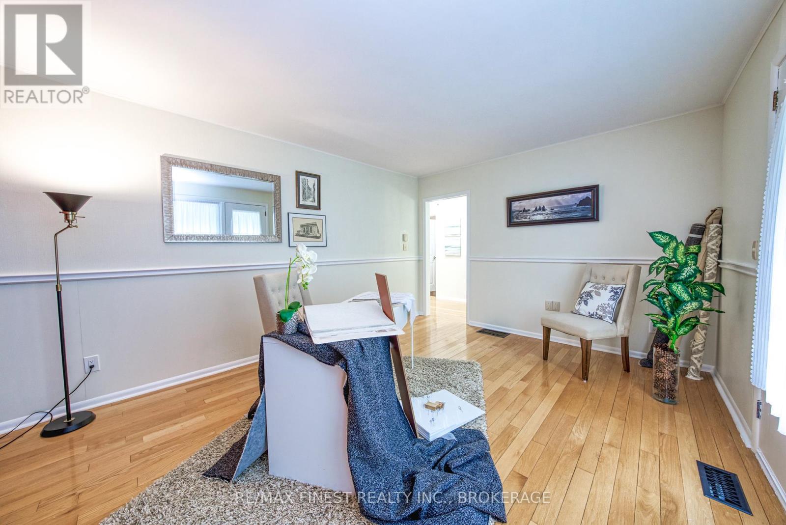 16 Pembroke Street, Kingston, Ontario K7L 4N4 - Photo 24 - X12303105