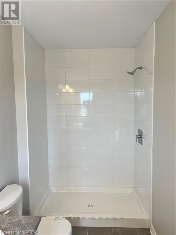 192 Heritage Park Drive, Greater Napanee, Ontario  K7R 3X8 - Photo 10 - X12318037