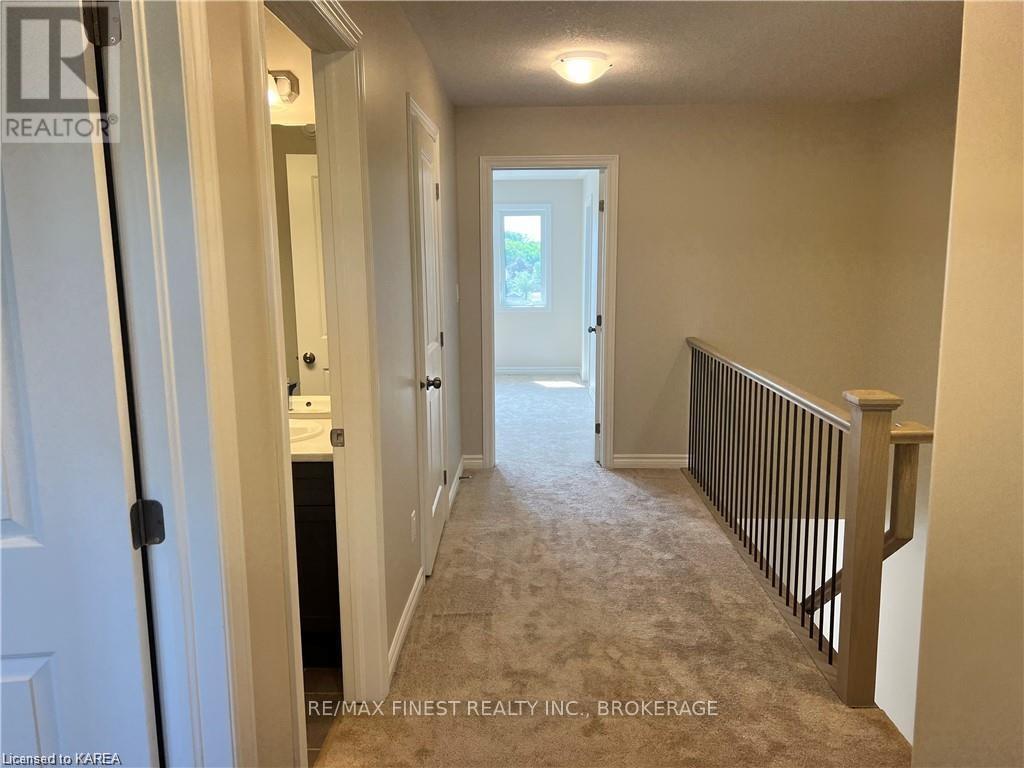 192 Heritage Park Drive, Greater Napanee, Ontario  K7R 3X8 - Photo 6 - X12318037