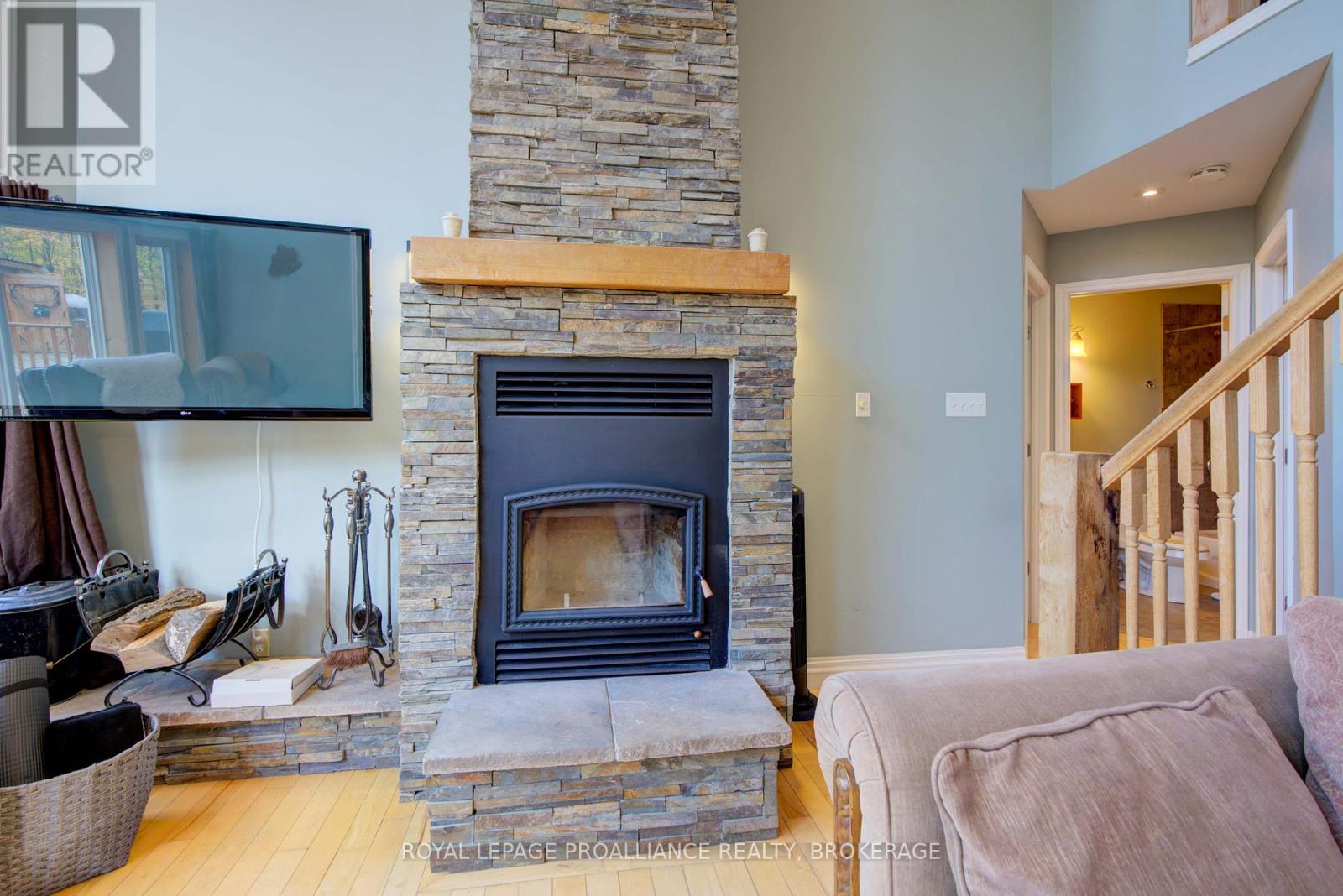 224 Island Drive Lane, Frontenac, Ontario K0H 2B0 - Photo 18 - X12324998