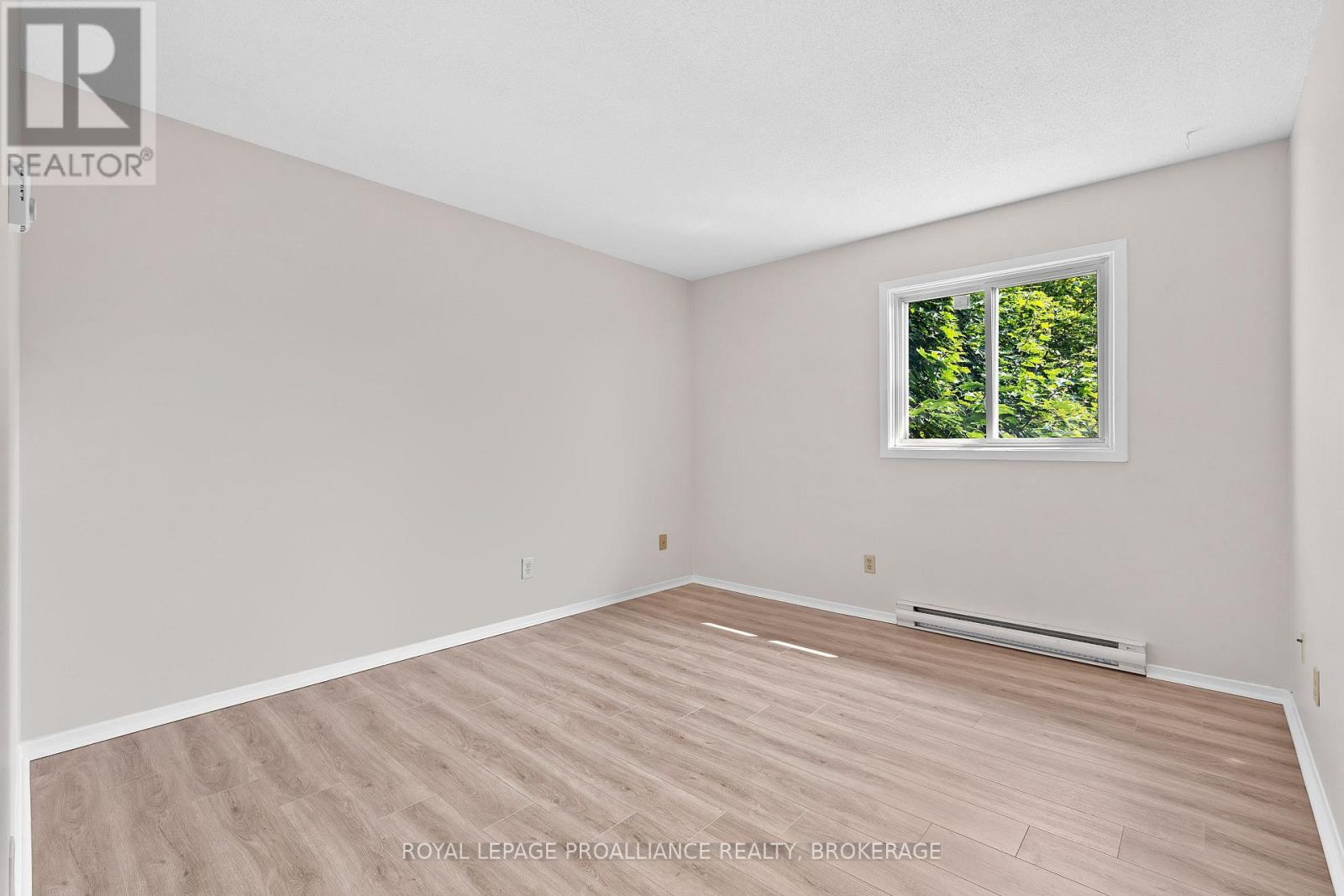 302 - 573 Armstrong Road, Kingston, Ontario  K7M 8J8 - Photo 17 - X12329709