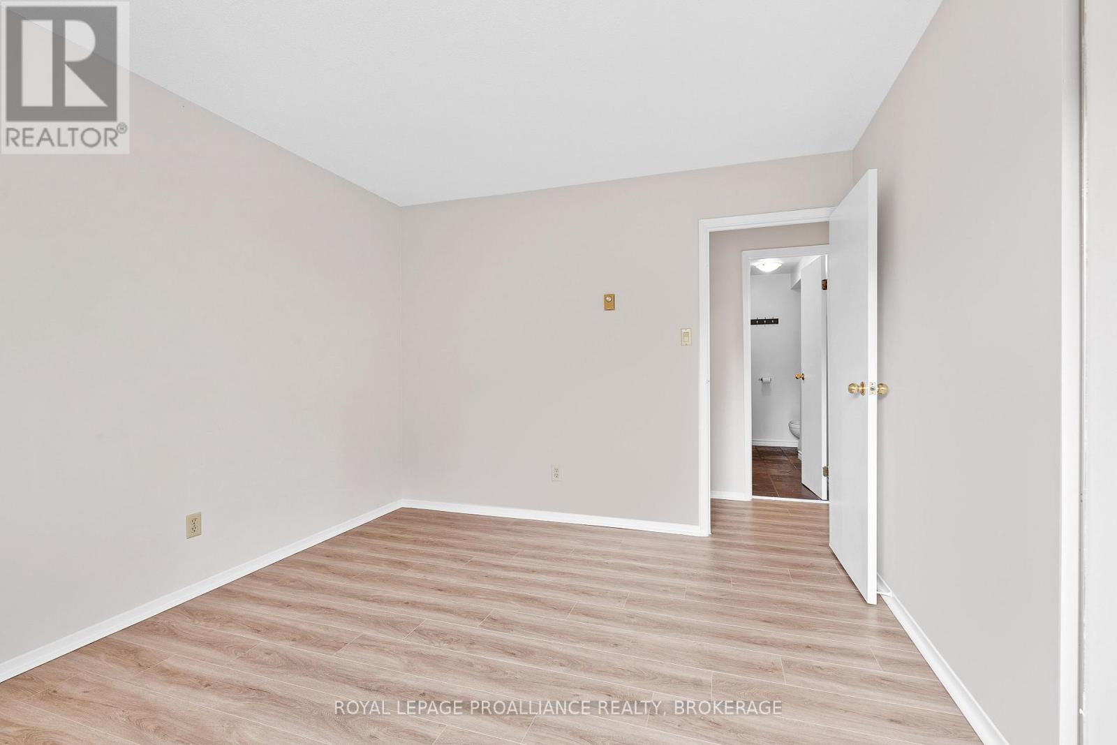 302 - 573 Armstrong Road, Kingston, Ontario  K7M 8J8 - Photo 22 - X12329709