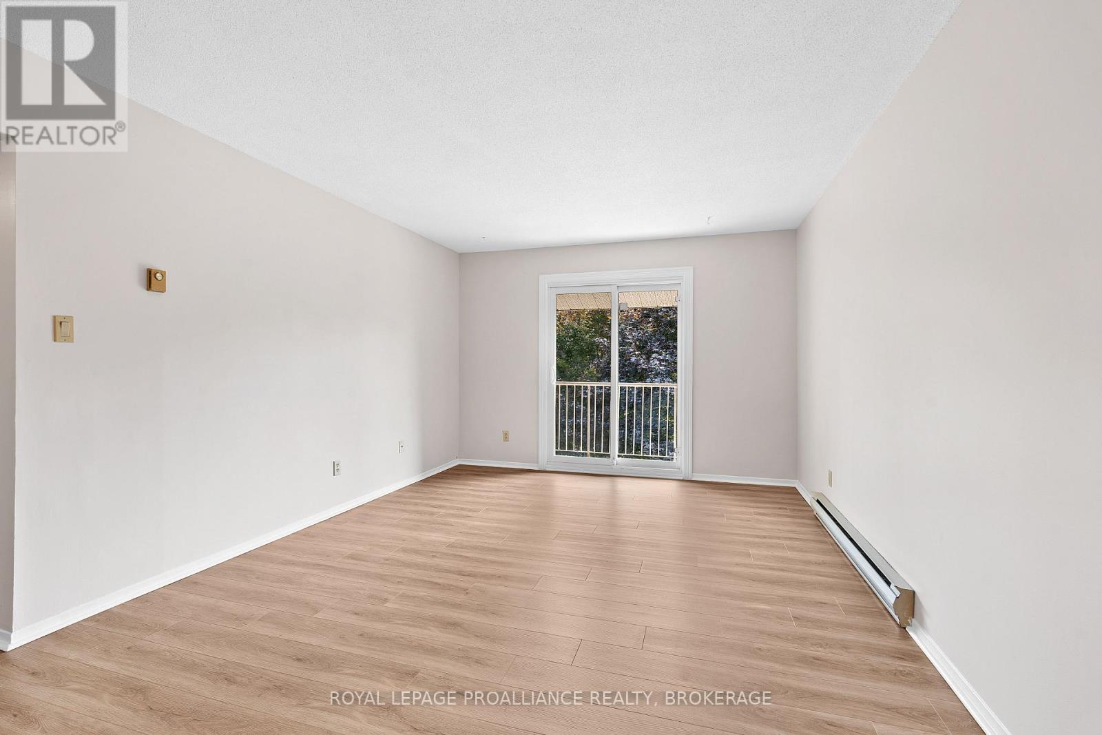 302 - 573 Armstrong Road, Kingston, Ontario  K7M 8J8 - Photo 9 - X12329709