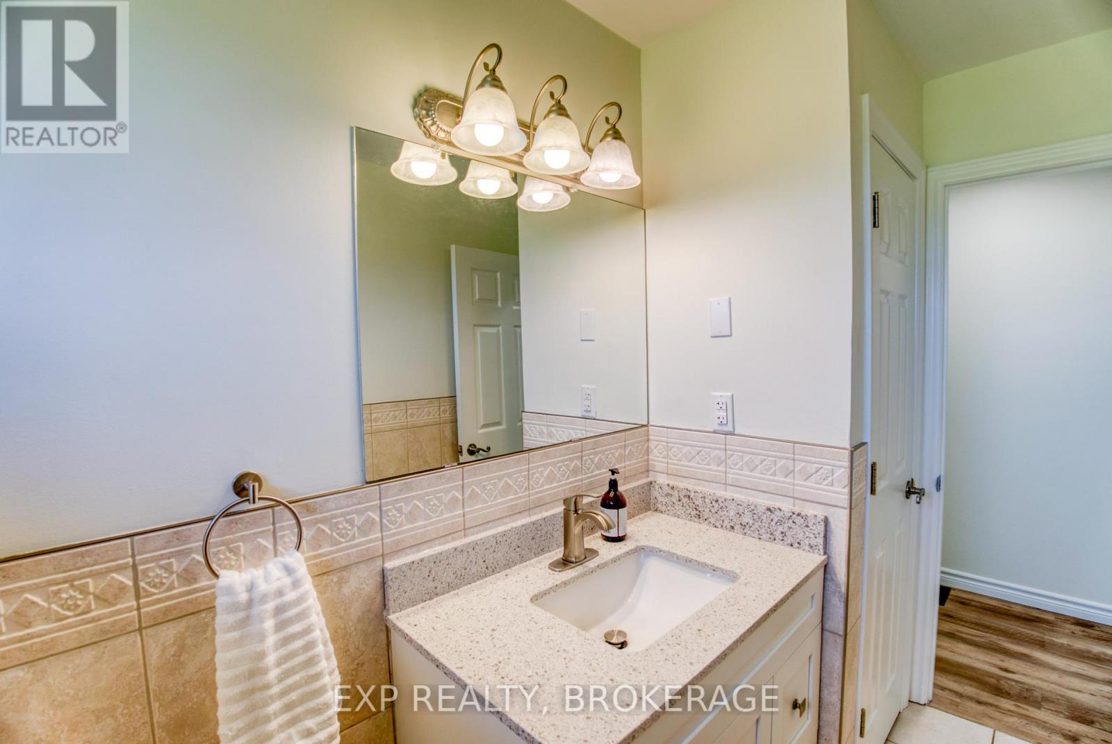 121 Ivy Ridge Road, Prince Edward County, Ontario  K0K 1T0 - Photo 24 - X12341680