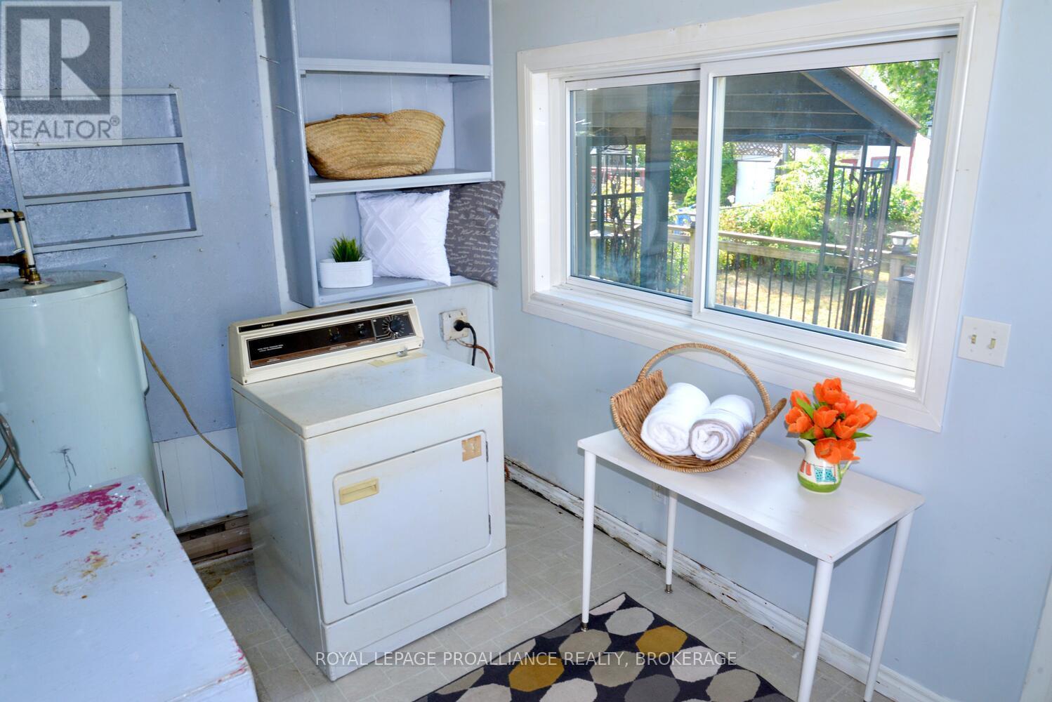 18 Dunkirk Avenue, Kingston, Ontario K7K 2H4 - Photo 11 - X12343547