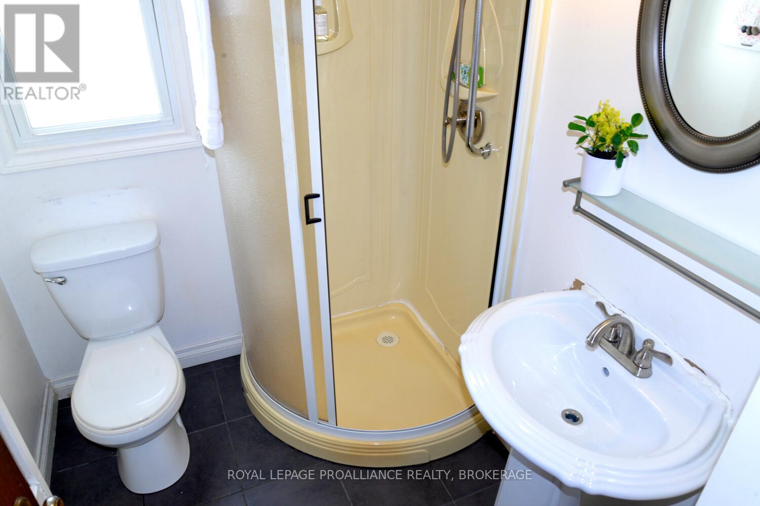 18 Dunkirk Avenue, Kingston, Ontario K7K 2H4 - Photo 23 - X12343547