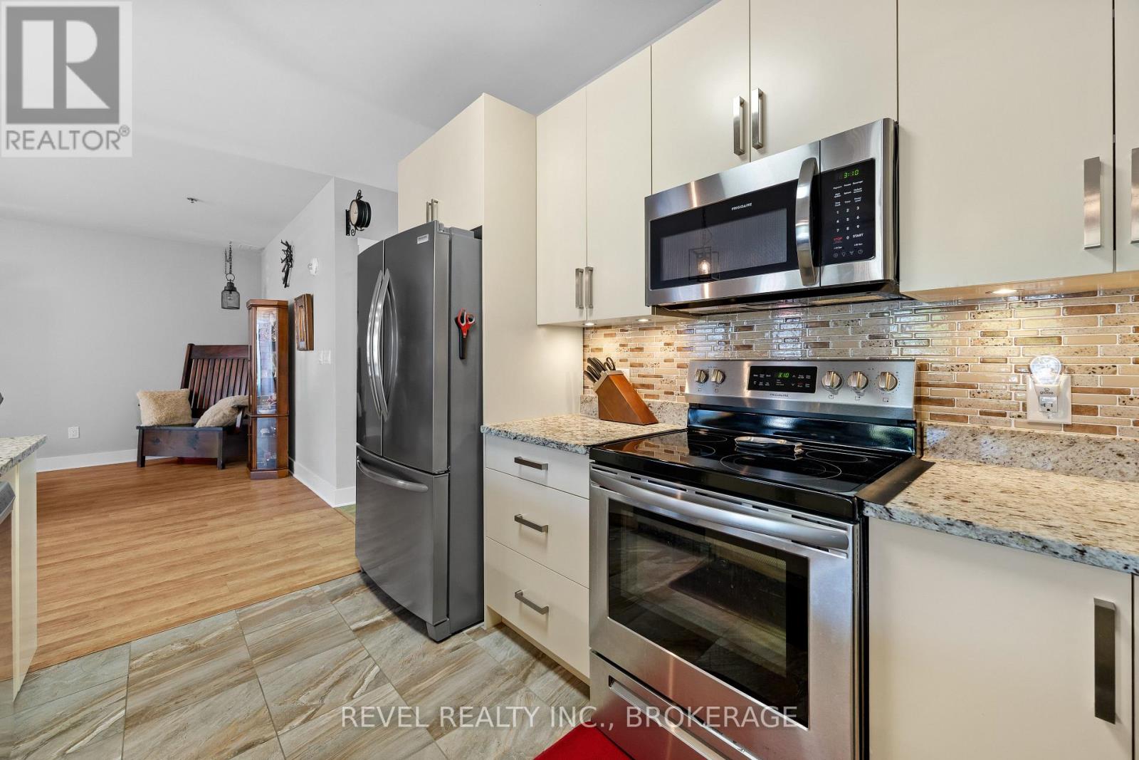 14 - 130 Water Street E, Gananoque, Ontario K7G 0A8 - Photo 20 - X12343947