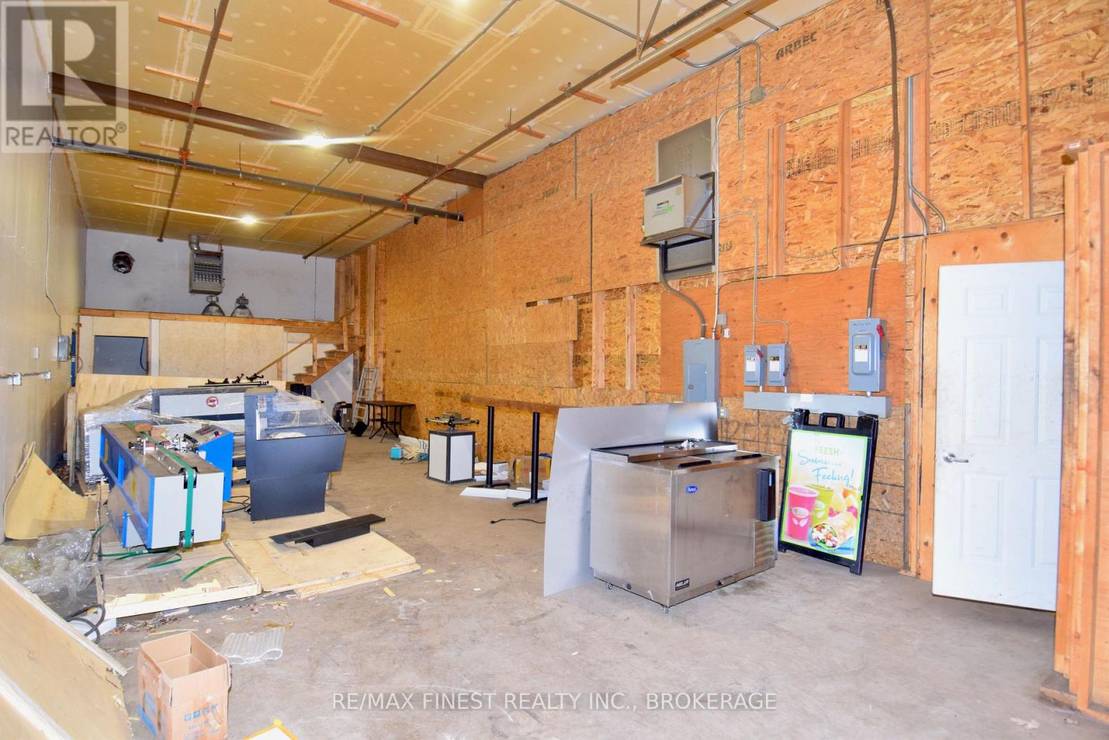 3 - 212 Camden Road, Greater Napanee, Ontario K7R 1E3 - Photo 2 - X12344167