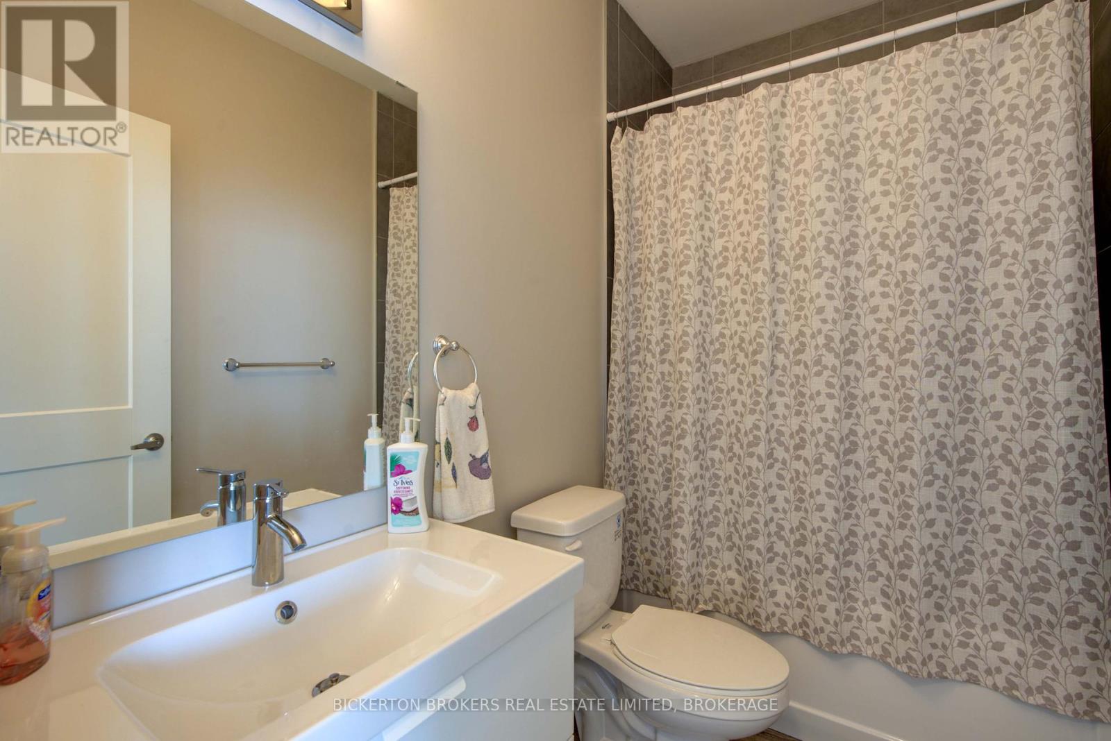 406 - 130 Water Street, Gananoque, Ontario K7G 0A8 - Photo 25 - X12346894