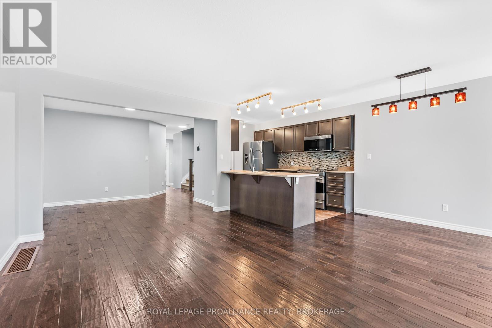 1584 Davenport Crescent, Kingston, Ontario K7P 0H5 - Photo 10 - X12354415