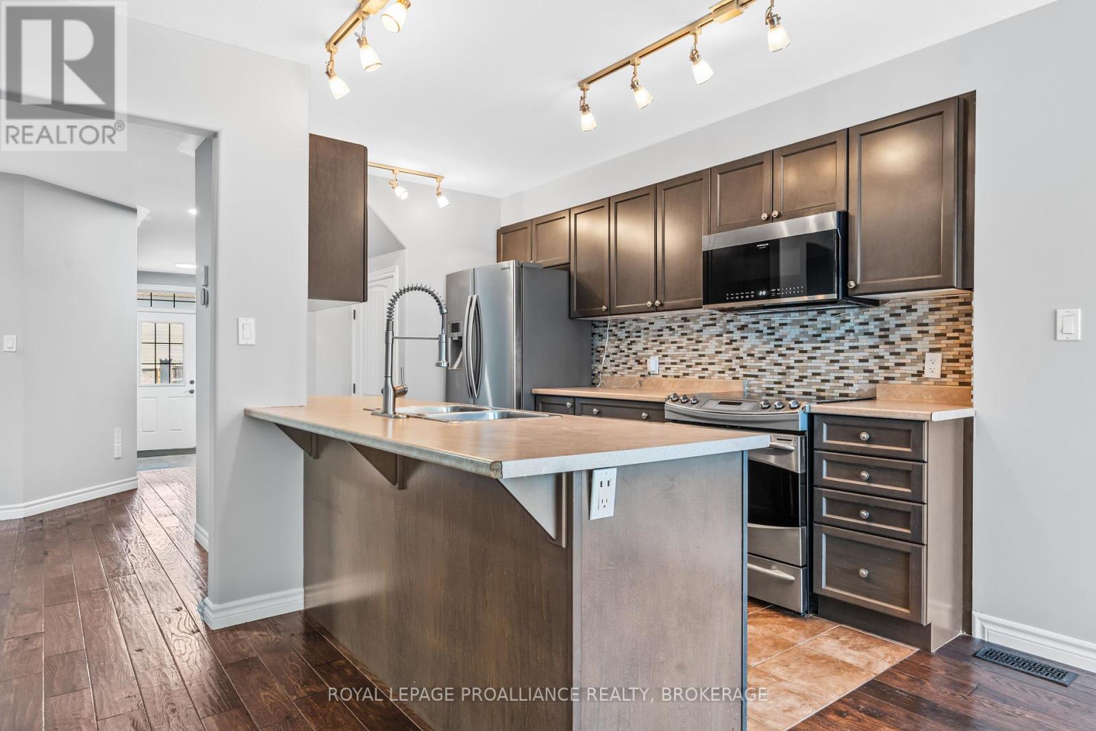 1584 Davenport Crescent, Kingston, Ontario K7P 0H5 - Photo 13 - X12354415