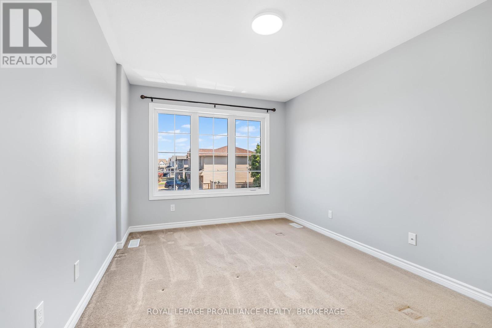 1584 Davenport Crescent, Kingston, Ontario K7P 0H5 - Photo 17 - X12354415