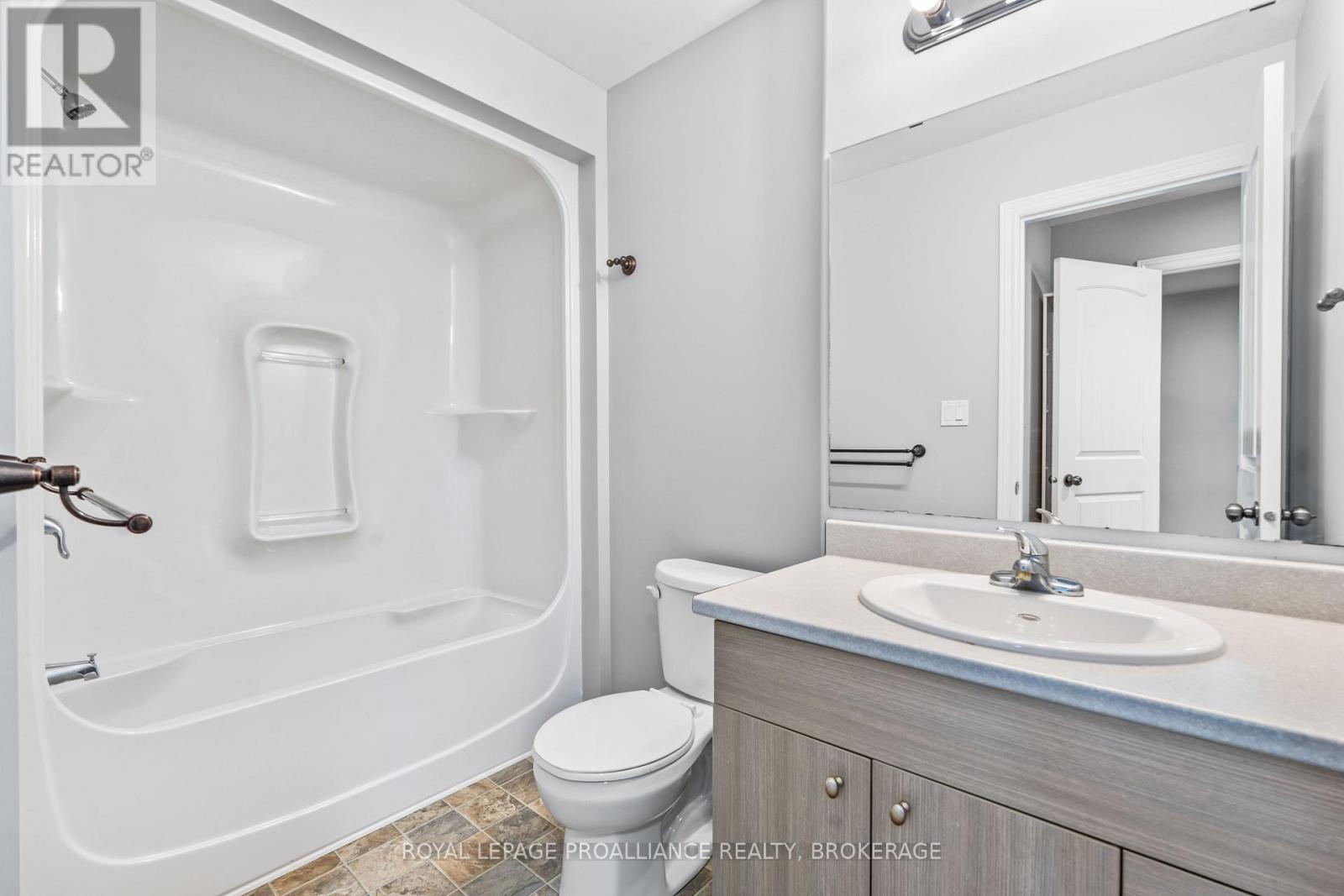 1584 Davenport Crescent, Kingston, Ontario K7P 0H5 - Photo 20 - X12354415