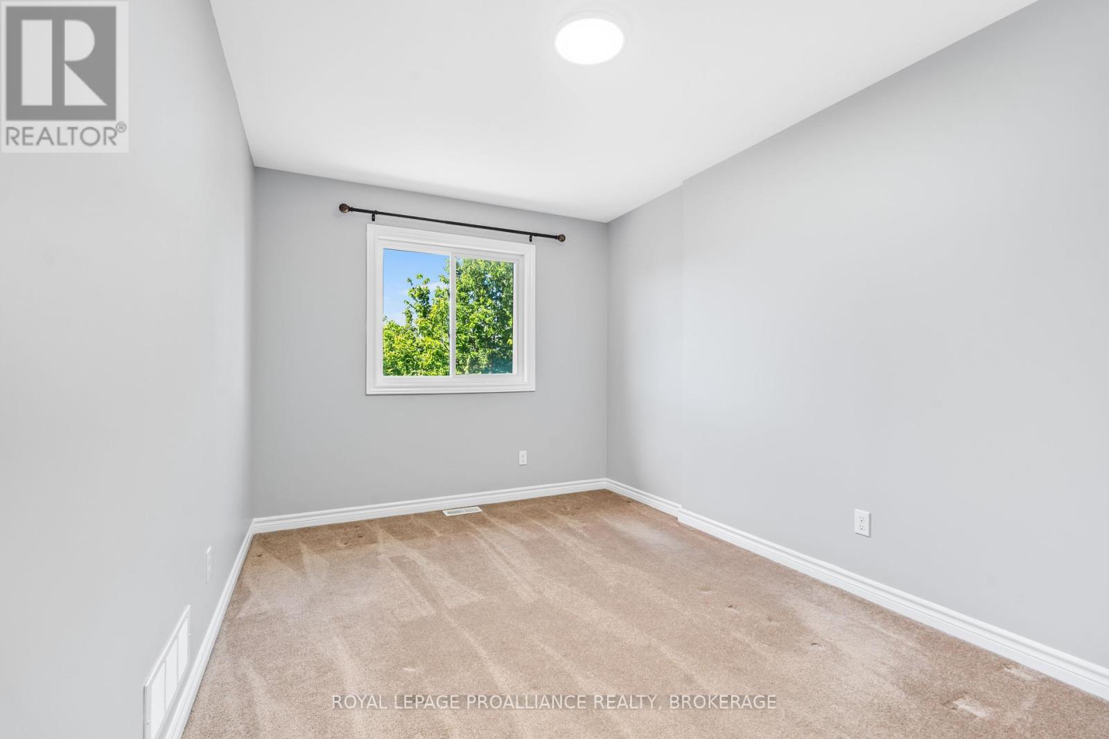 1584 Davenport Crescent, Kingston, Ontario K7P 0H5 - Photo 22 - X12354415