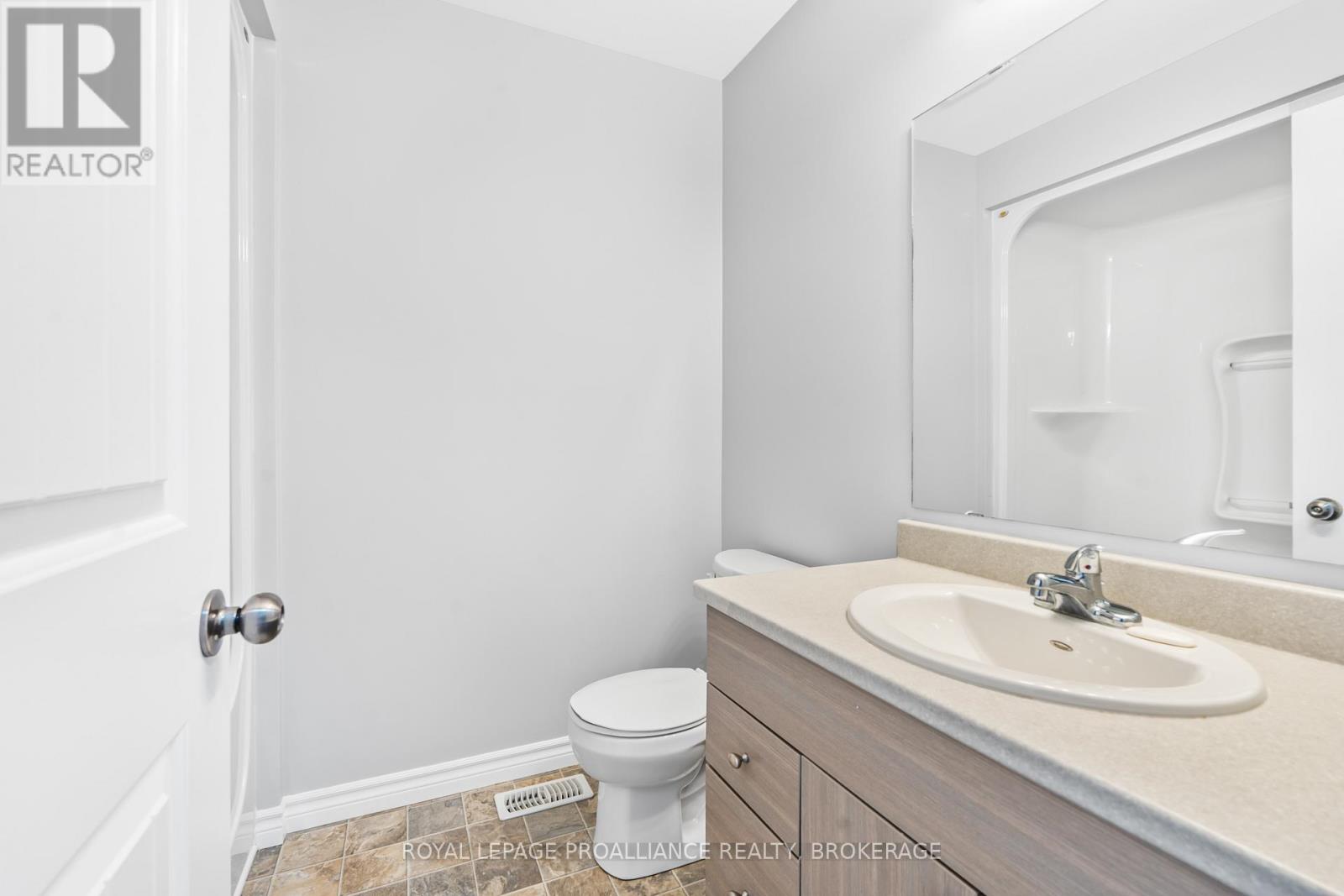 1584 Davenport Crescent, Kingston, Ontario K7P 0H5 - Photo 24 - X12354415