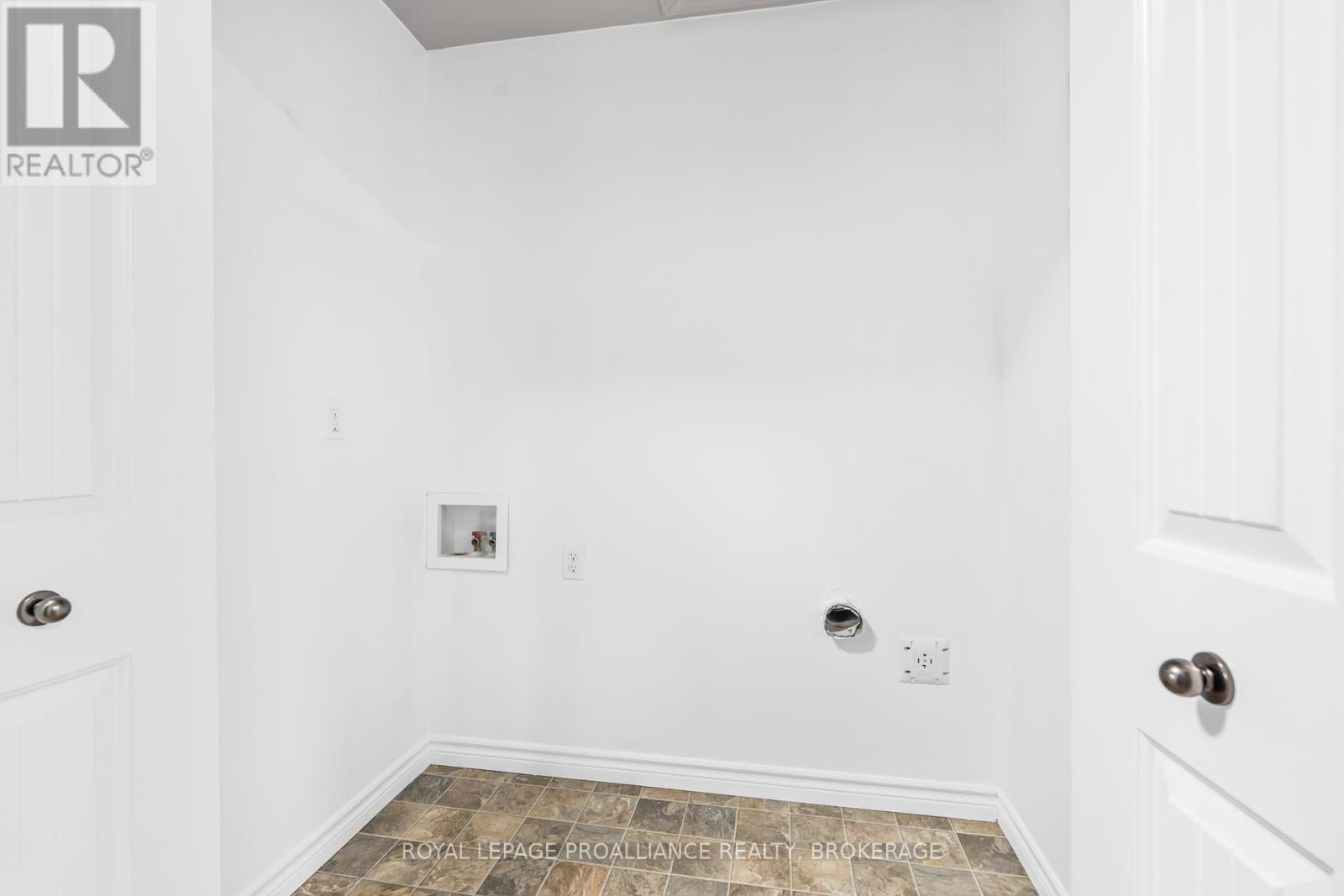 1584 Davenport Crescent, Kingston, Ontario K7P 0H5 - Photo 27 - X12354415