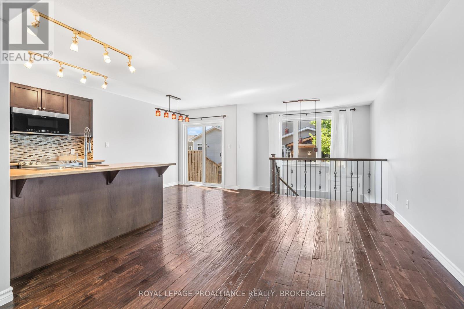 1584 Davenport Crescent, Kingston, Ontario K7P 0H5 - Photo 9 - X12354415