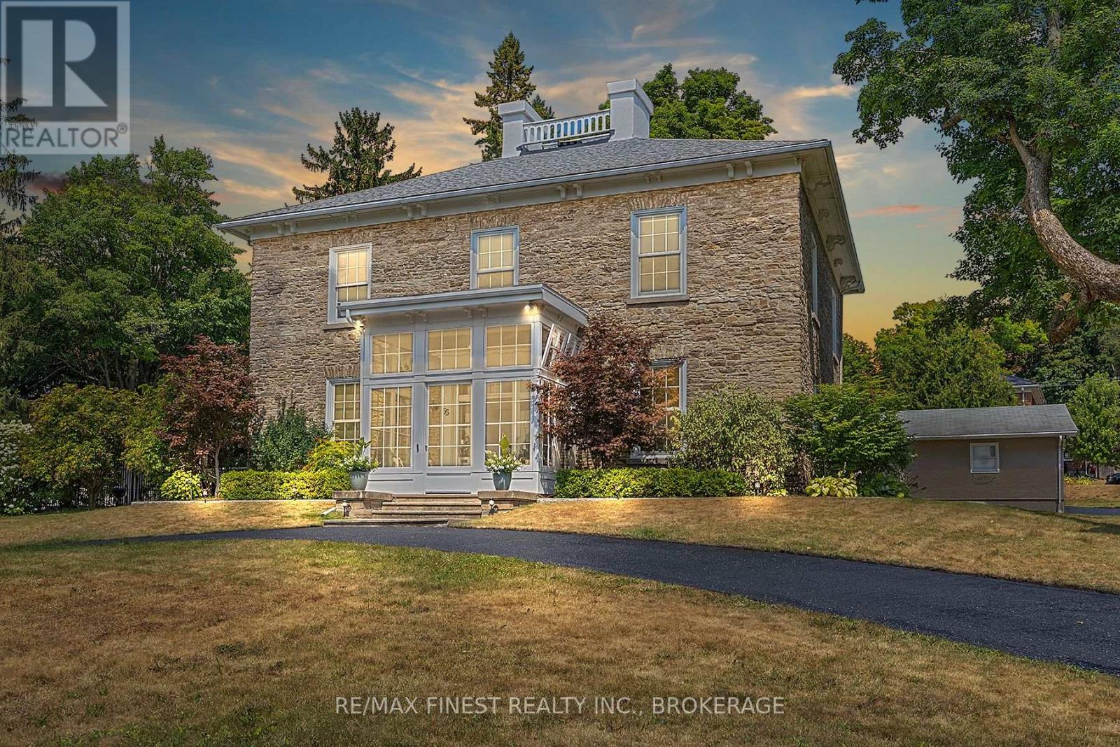 55 COCHRANE DRIVE, Brockville, Ontario