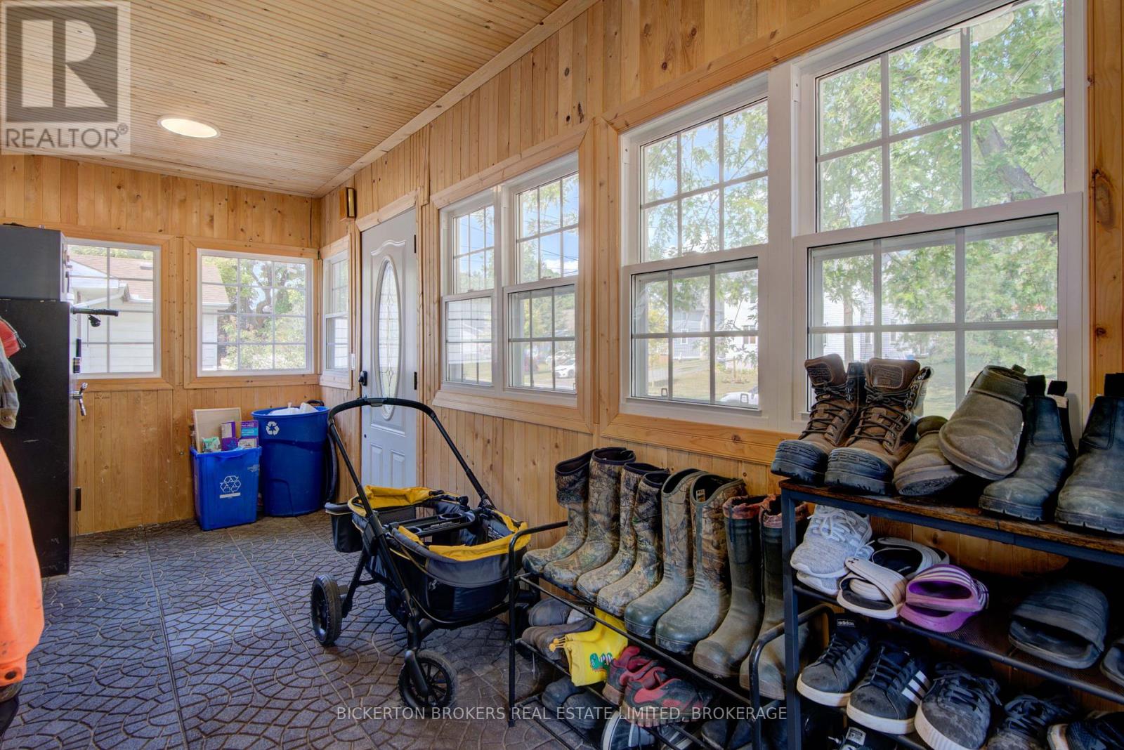 40 Elm Street, Gananoque, Ontario  K7G 2S7 - Photo 25 - X12358213