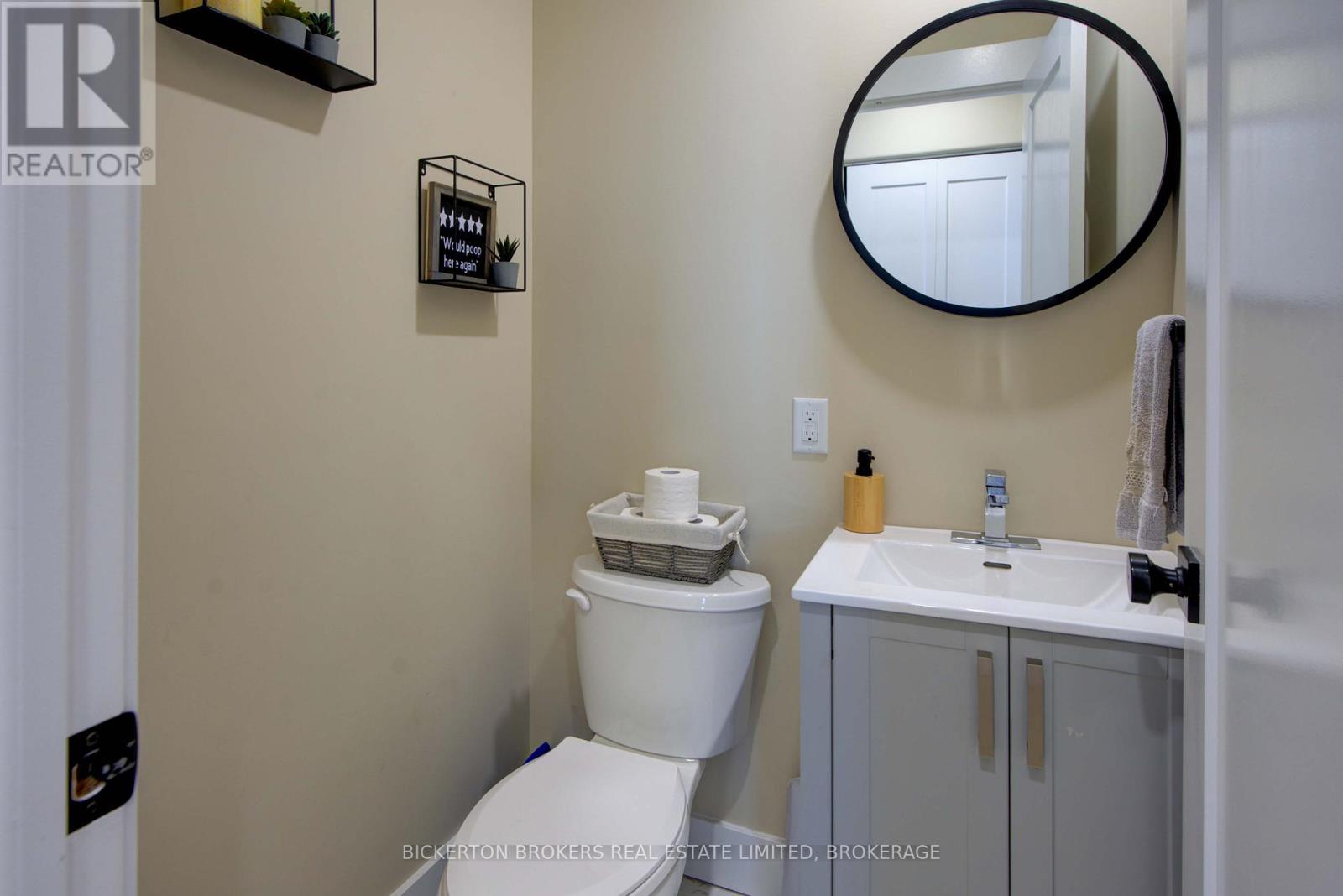 40 Elm Street, Gananoque, Ontario  K7G 2S7 - Photo 28 - X12358213