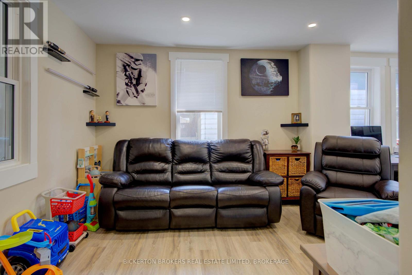 40 Elm Street, Gananoque, Ontario  K7G 2S7 - Photo 29 - X12358213