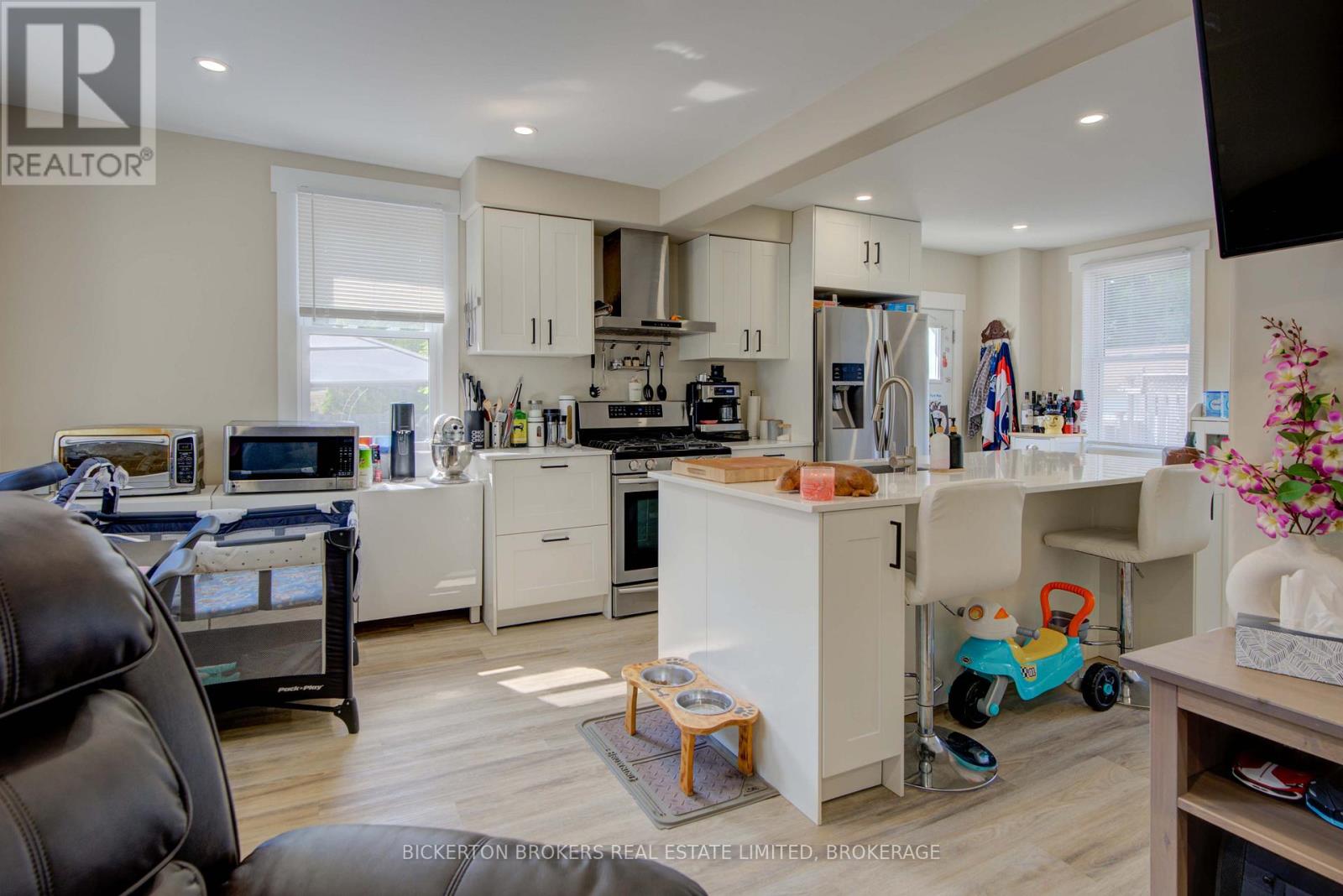 40 Elm Street, Gananoque, Ontario  K7G 2S7 - Photo 31 - X12358213