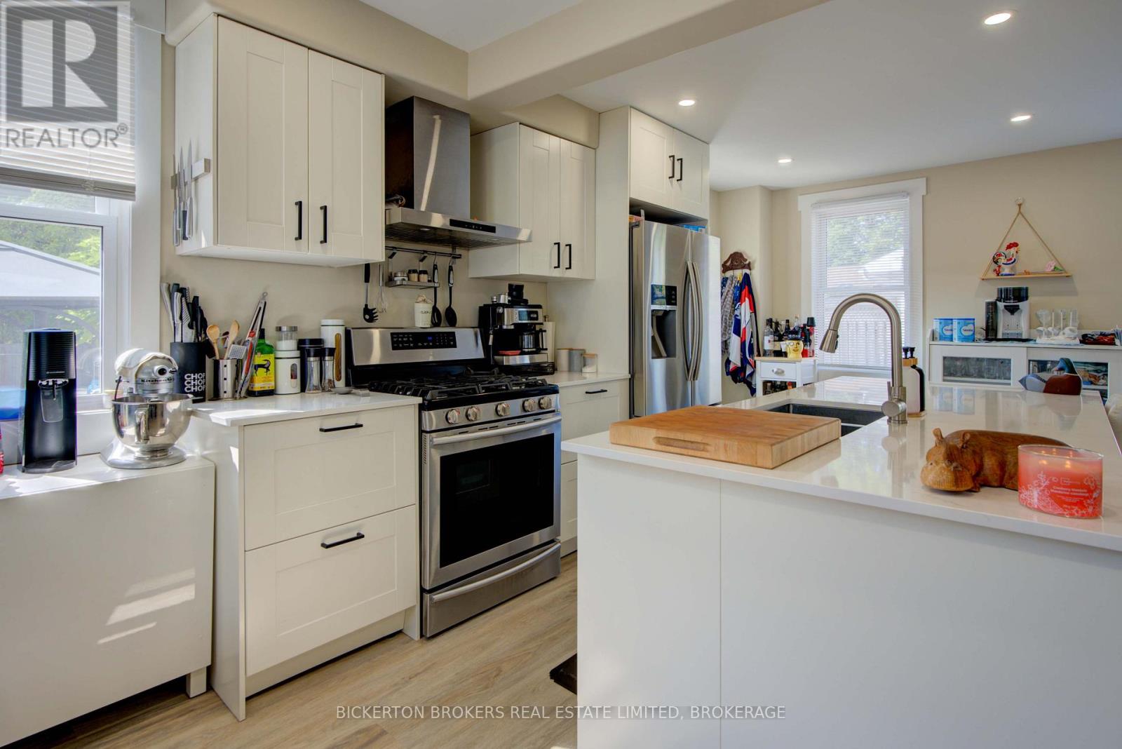 40 Elm Street, Gananoque, Ontario  K7G 2S7 - Photo 32 - X12358213