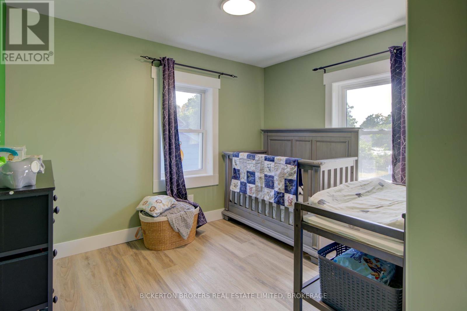 40 Elm Street, Gananoque, Ontario  K7G 2S7 - Photo 8 - X12358213