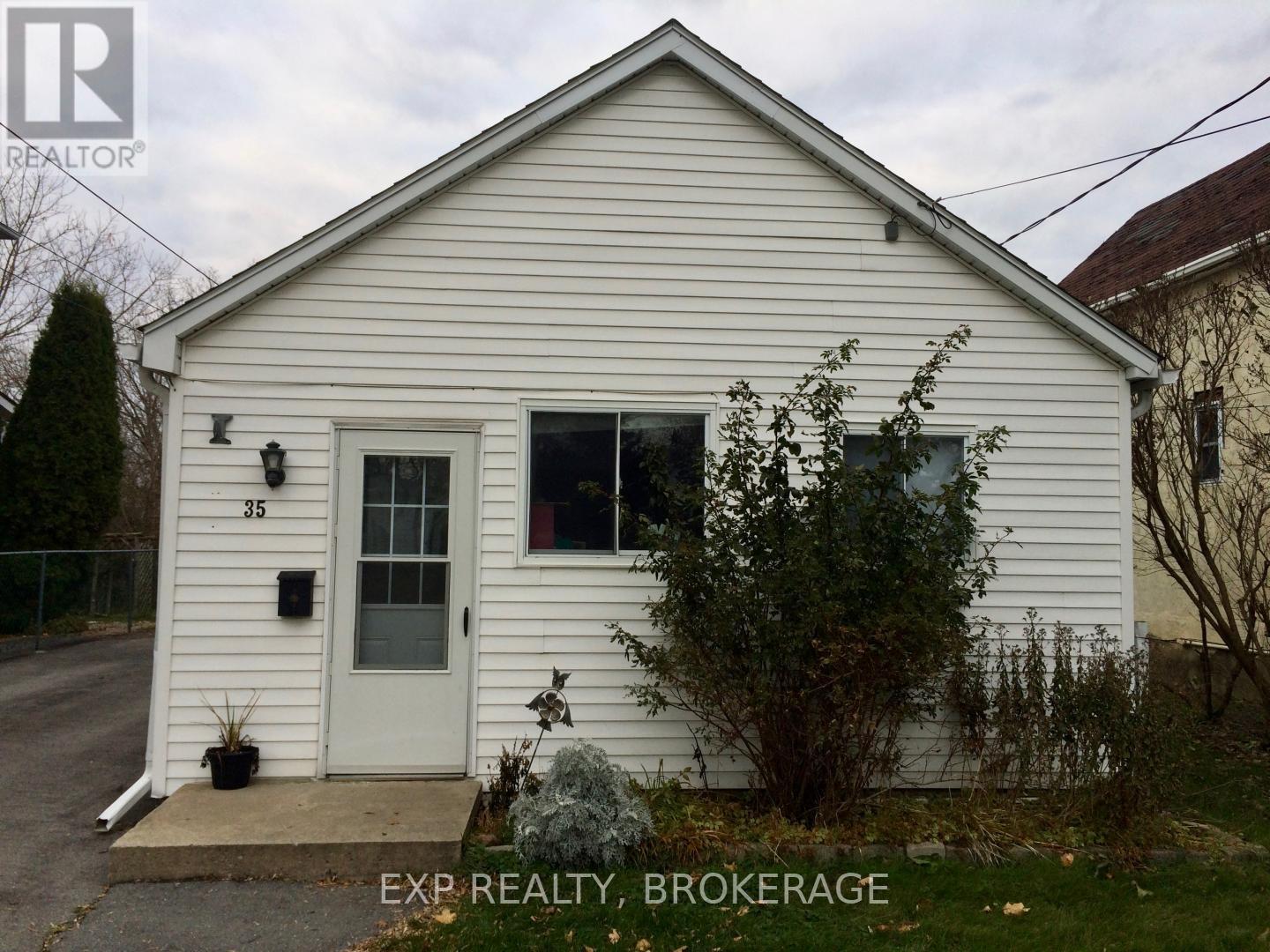 35 Maccauley Street, Kingston, Ontario  K7K 2V8 - Photo 1 - X12363972