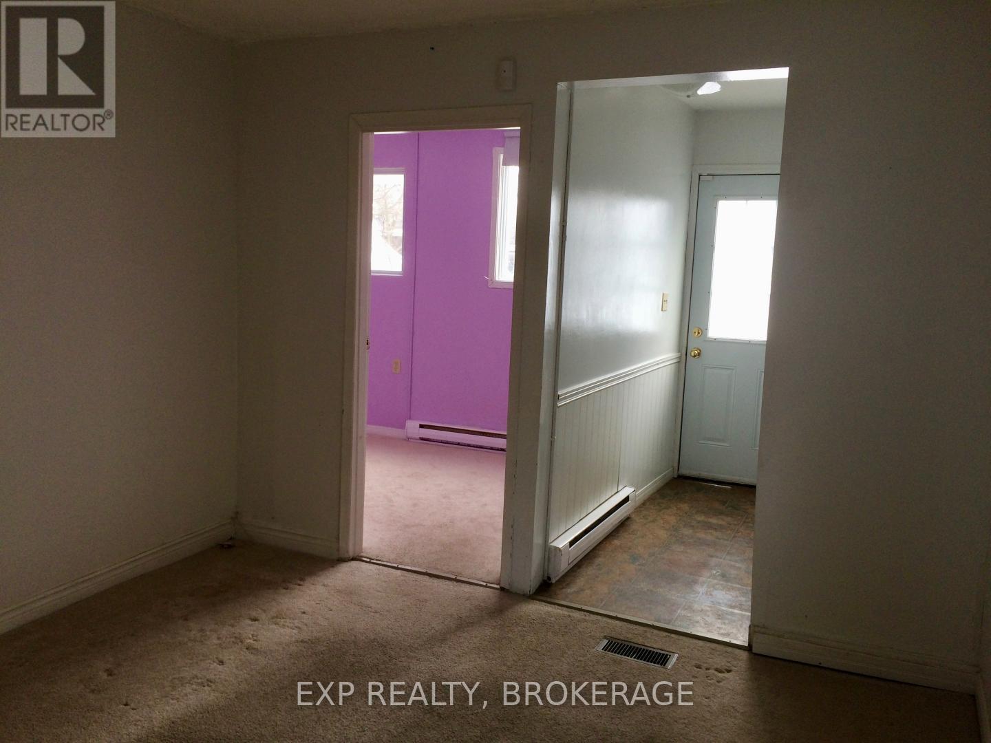 35 Maccauley Street, Kingston, Ontario  K7K 2V8 - Photo 5 - X12363972