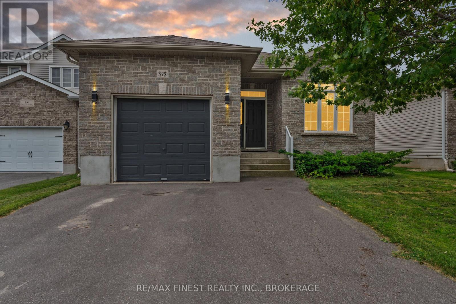 995 SWANFIELD STREET, Kingston, Ontario