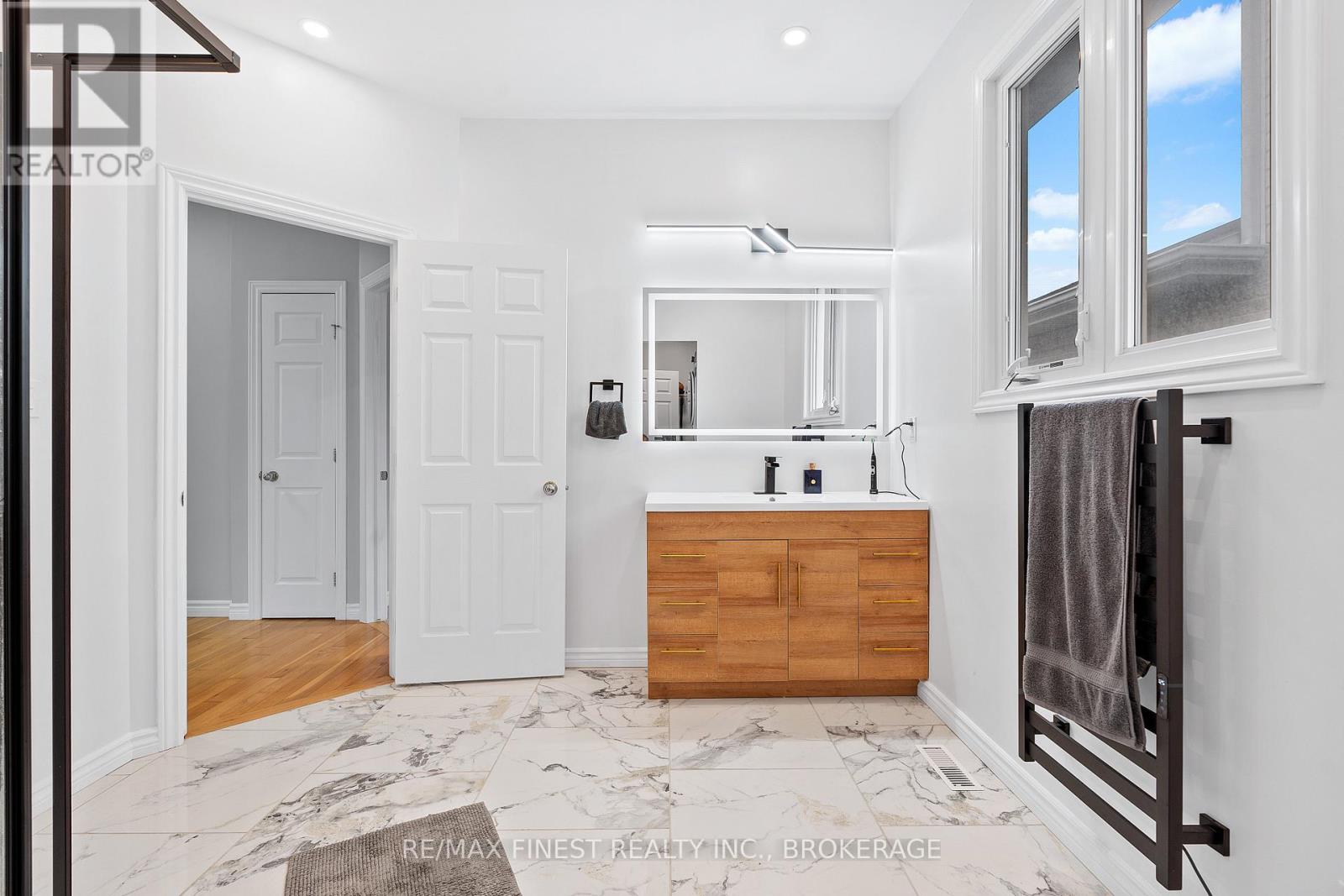 995 Swanfield Street, Kingston, Ontario K7M 0A6 - Photo 19 - X12368283