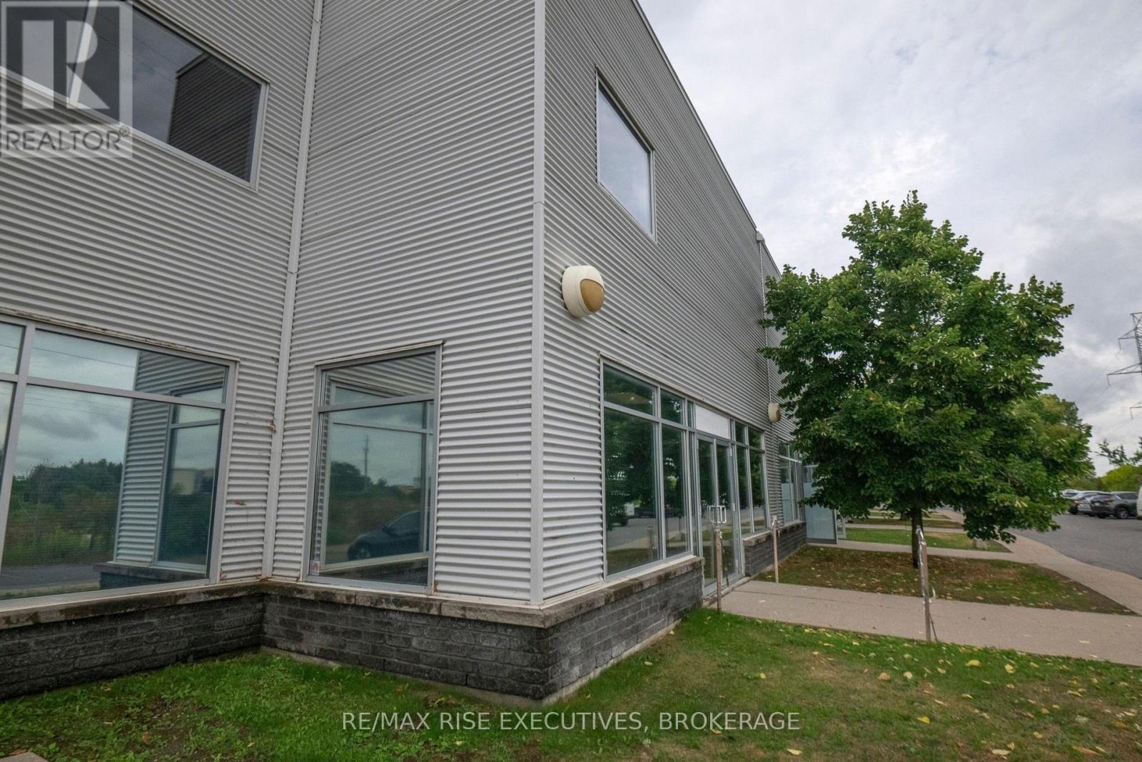 105 - 1225 Gardiners Road, Kingston, Ontario  K7P 0G3 - Photo 3 - X12368416