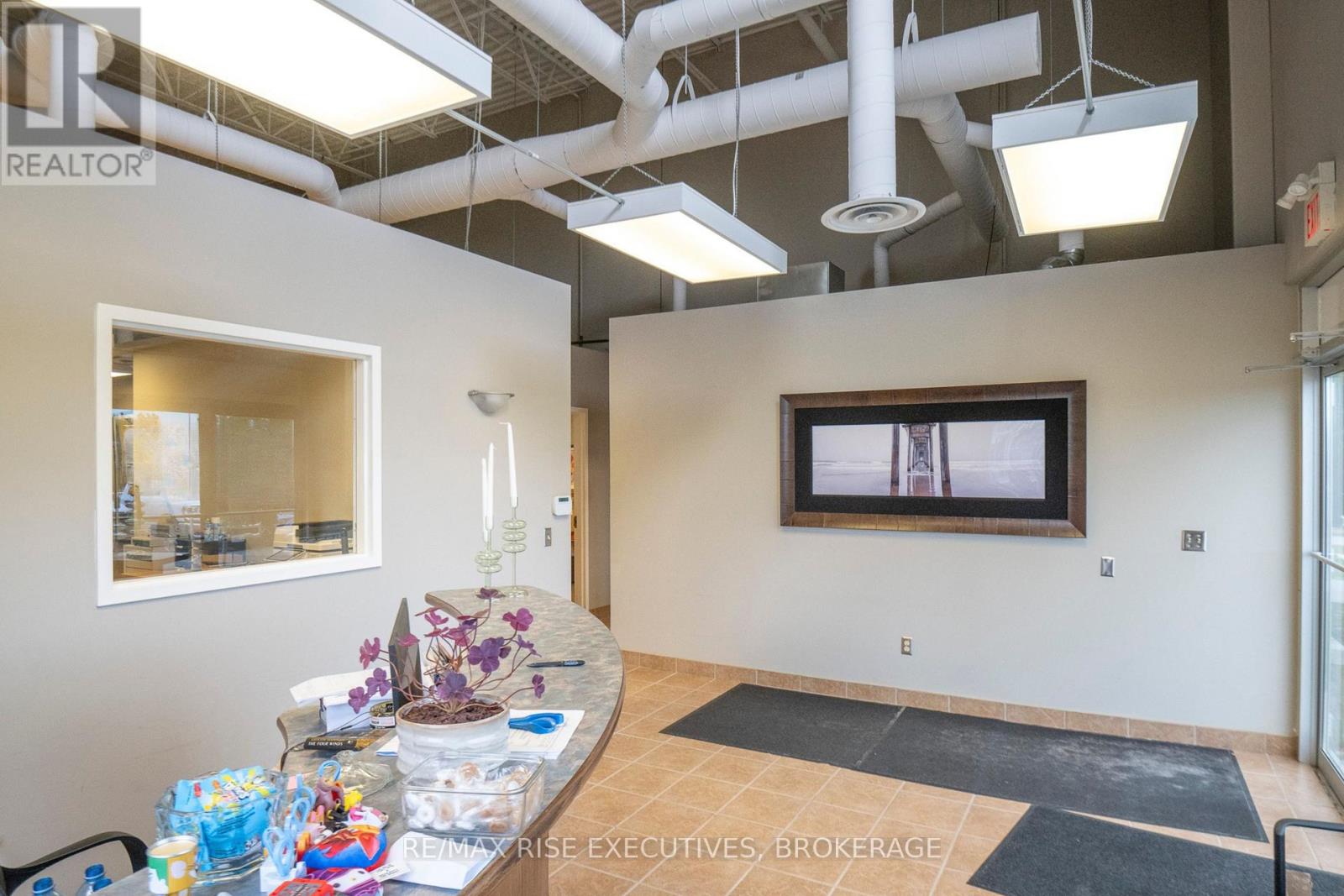 105 - 1225 Gardiners Road, Kingston, Ontario  K7P 0G3 - Photo 5 - X12368416