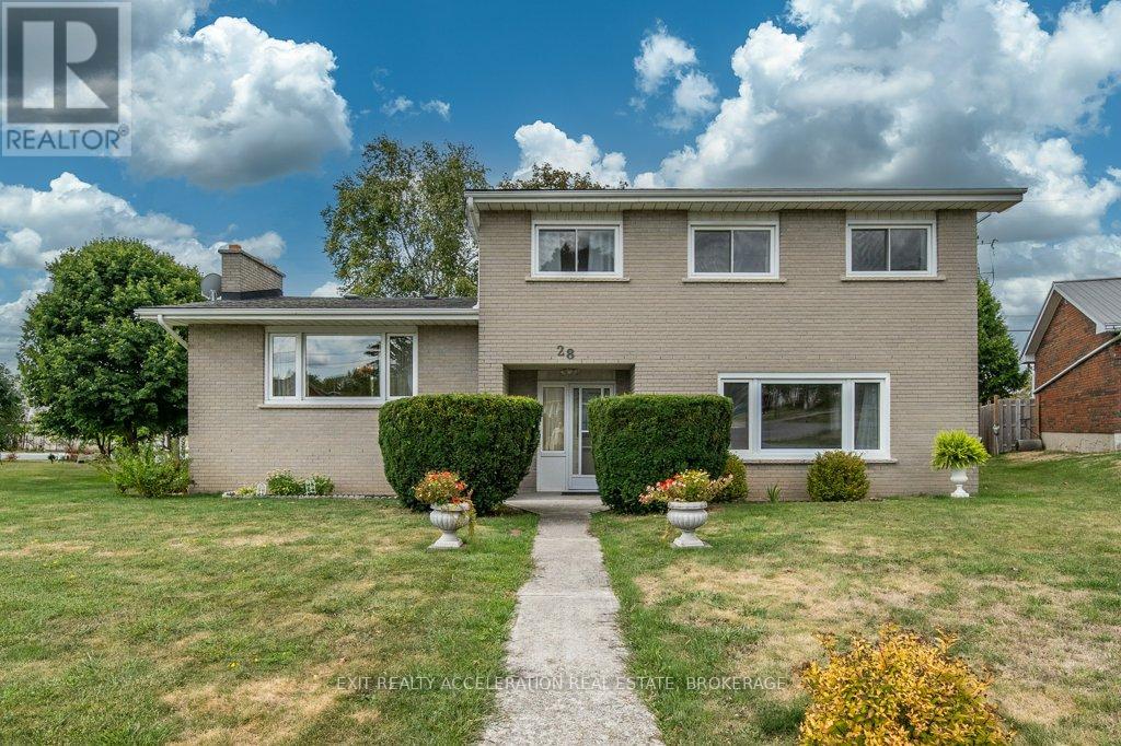 28 Sunset Crescent, Greater Napanee, Ontario  K7R 2G5 - Photo 1 - X12371340