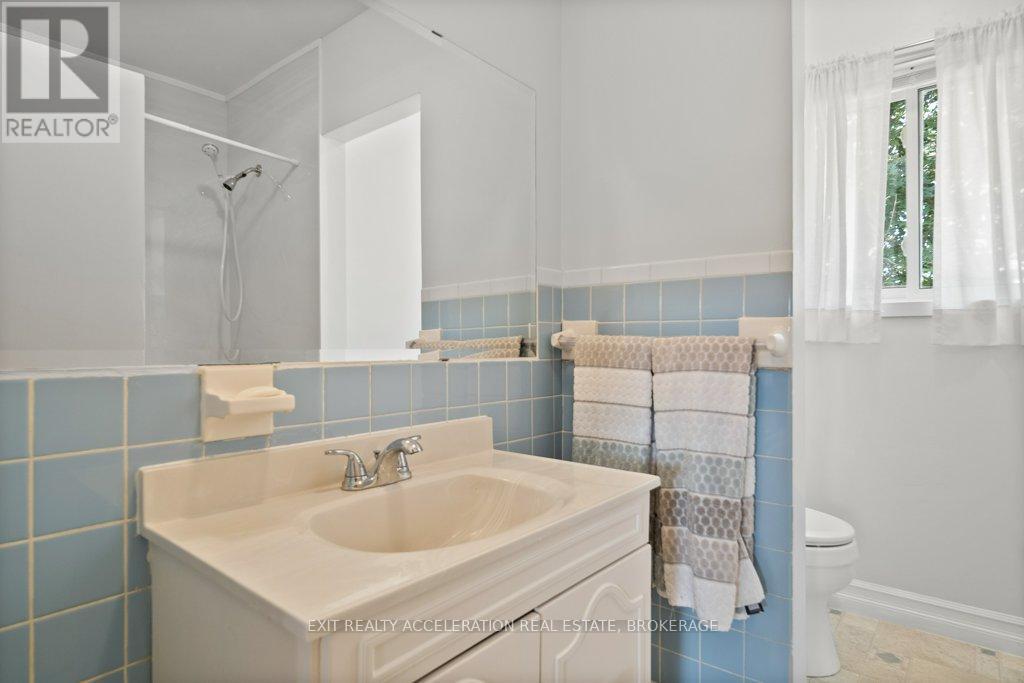 28 Sunset Crescent, Greater Napanee, Ontario  K7R 2G5 - Photo 32 - X12371340