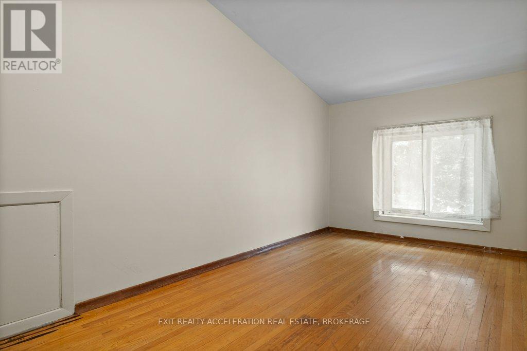 28 Sunset Crescent, Greater Napanee, Ontario  K7R 2G5 - Photo 34 - X12371340