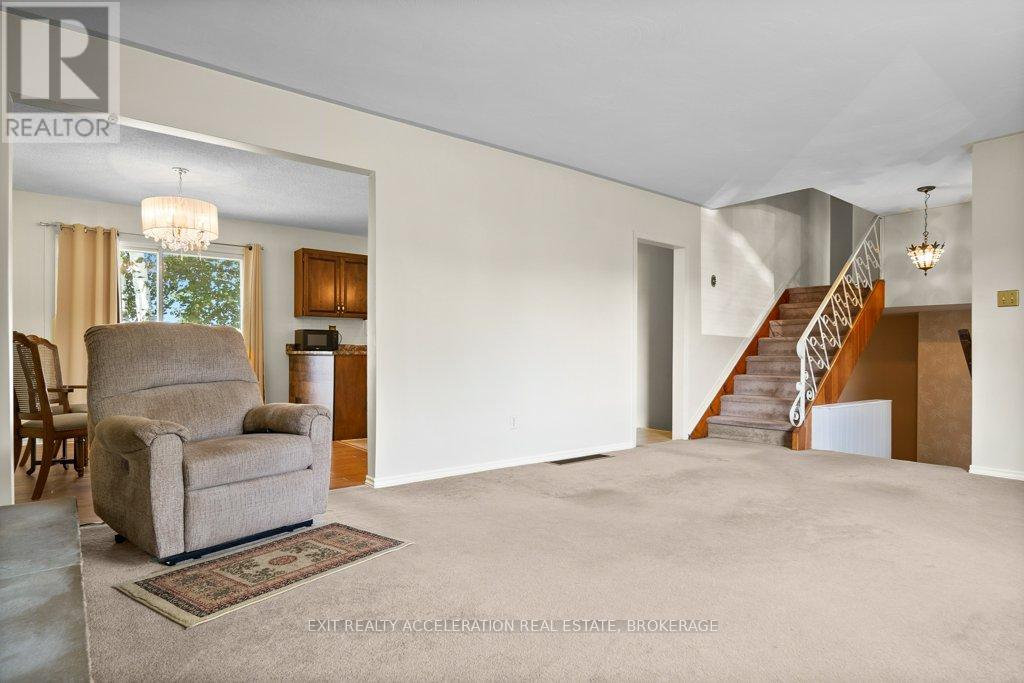 28 Sunset Crescent, Greater Napanee, Ontario  K7R 2G5 - Photo 7 - X12371340