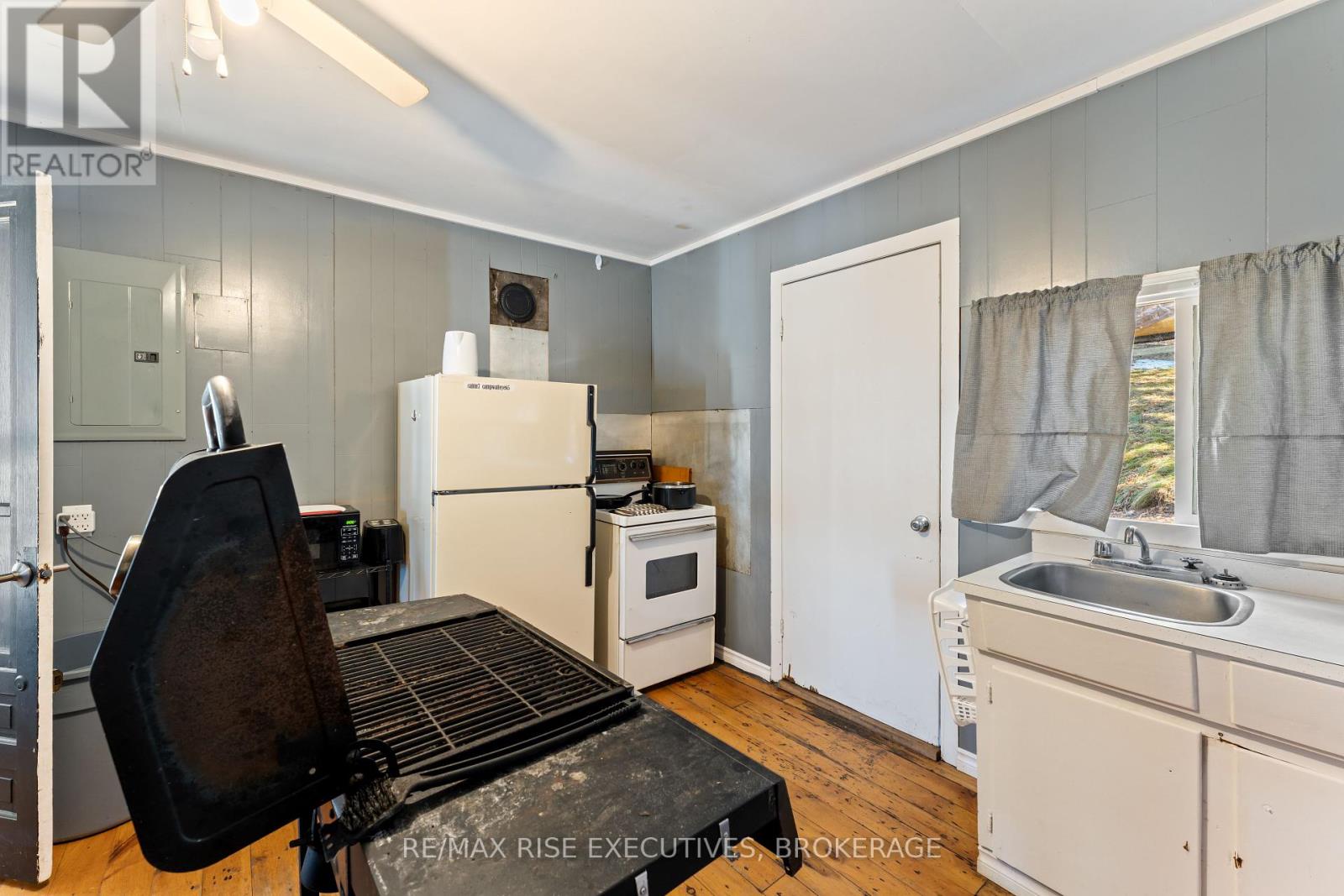 1264 Cox Road, Frontenac, Ontario K0H 1B0 - Photo 36 - X12373936