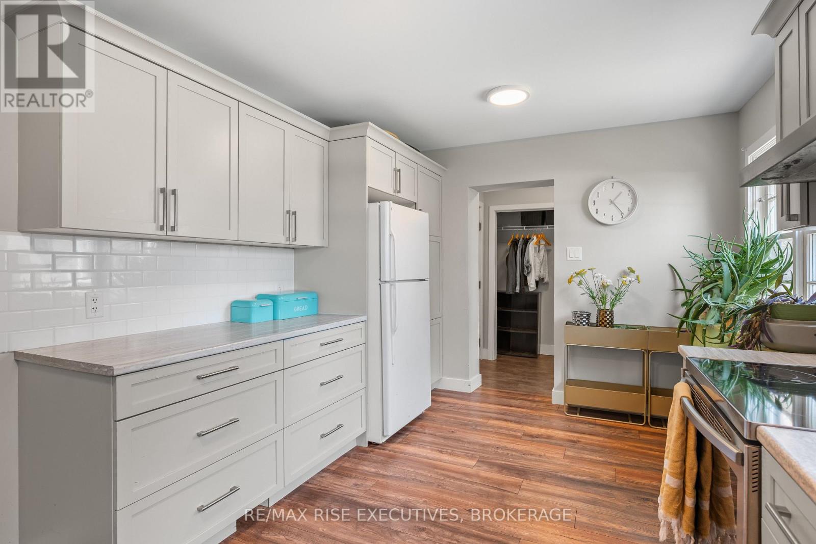 320 Dundas Street W, Greater Napanee, Ontario  K7R 2B4 - Photo 9 - X12374243