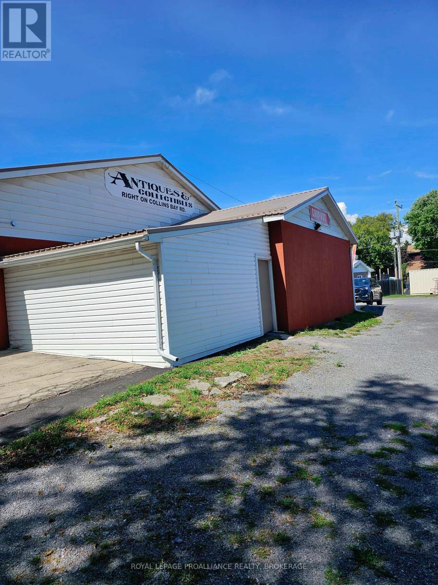 666 Collins Bay Road, Kingston, Ontario K7M 7E9 - Photo 18 - X12375565